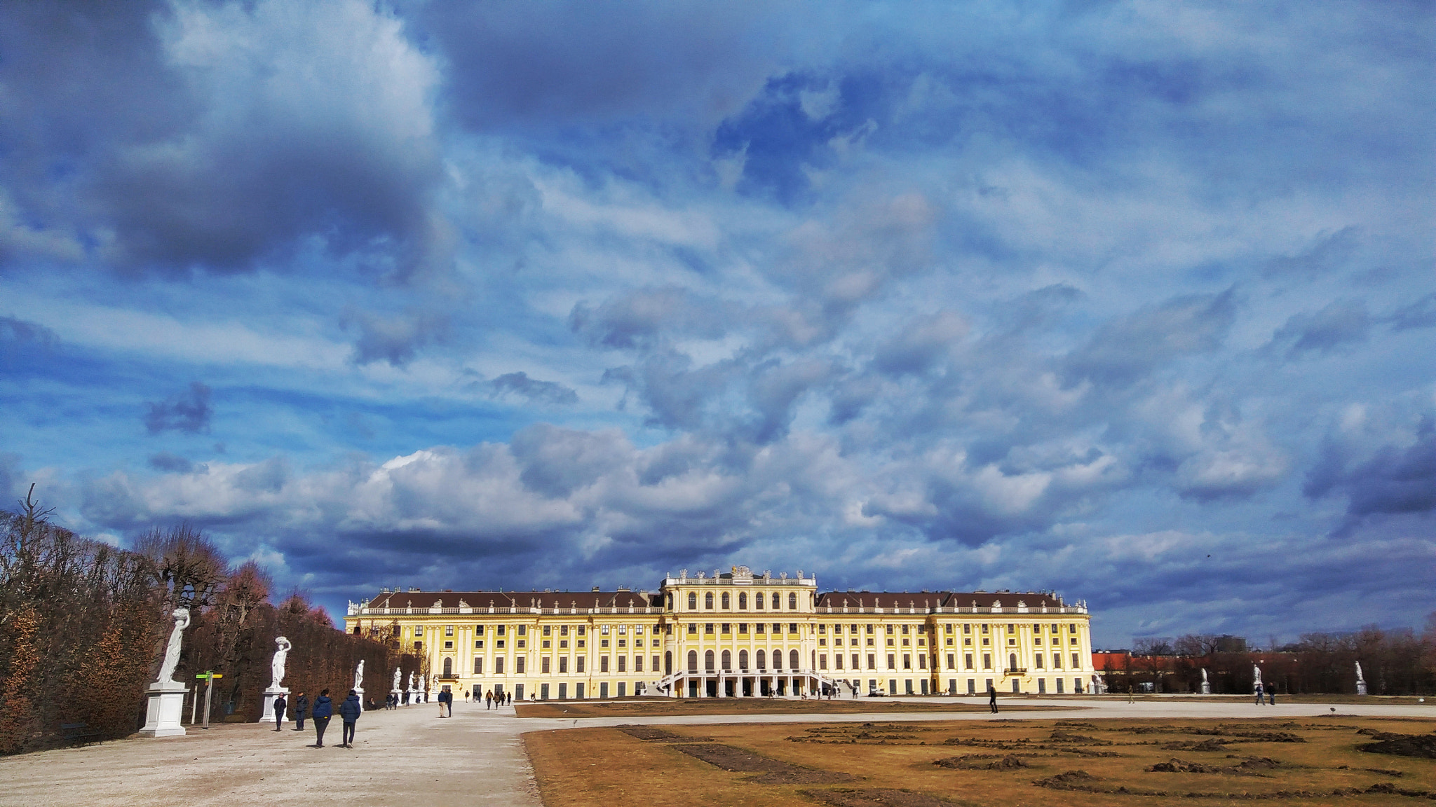 LG K535 sample photo. Schonbrunn palace photography