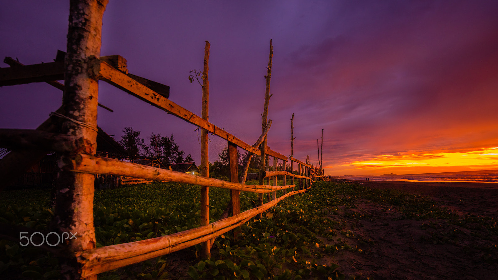 Canon EOS 5DS R + Canon TS-E 17mm F4L Tilt-Shift sample photo. 篱笆 photography