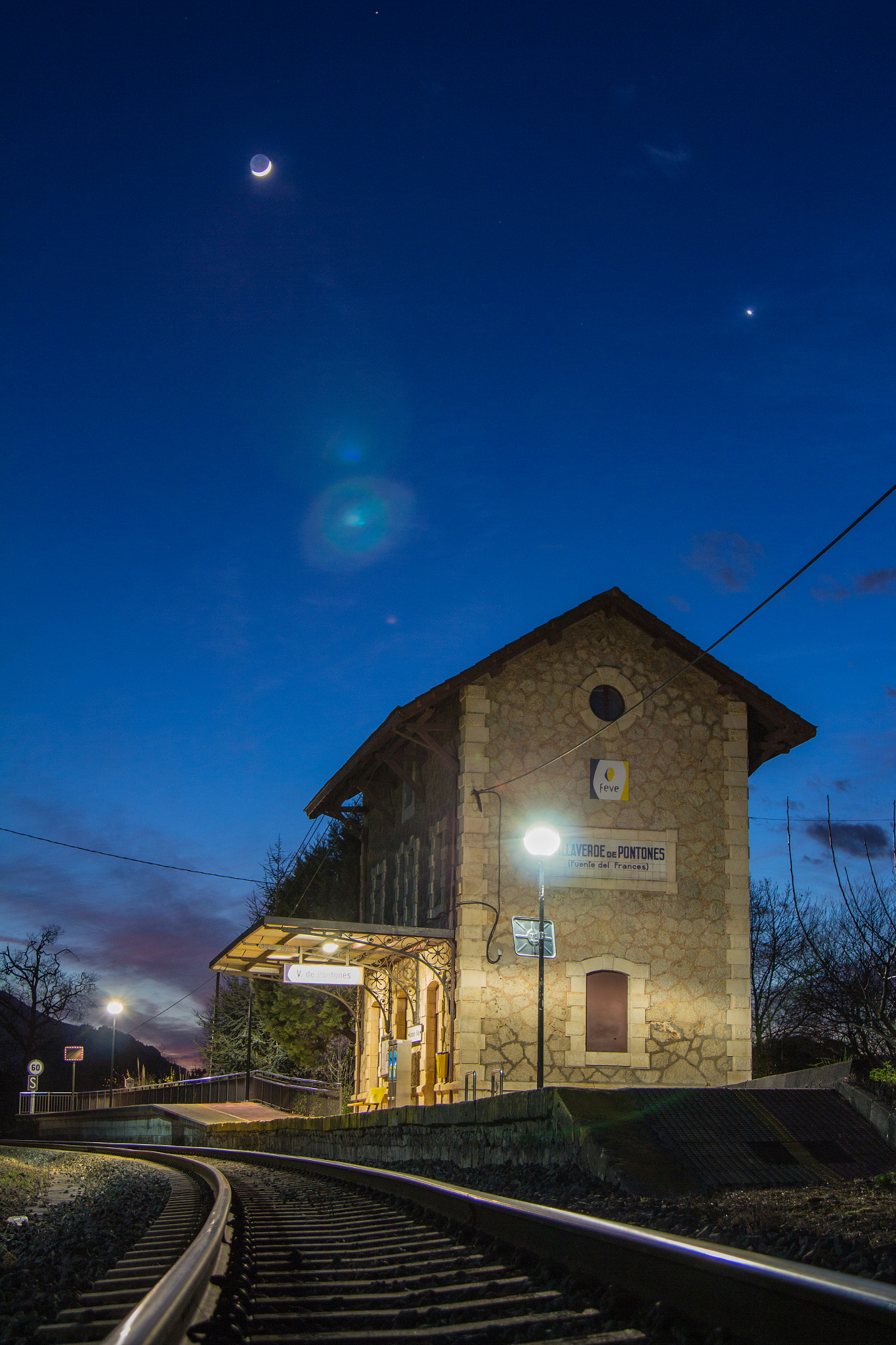Canon EOS 700D (EOS Rebel T5i / EOS Kiss X7i) + Canon EF 24-105mm F4L IS USM sample photo. Estacion villaverde de pontones photography