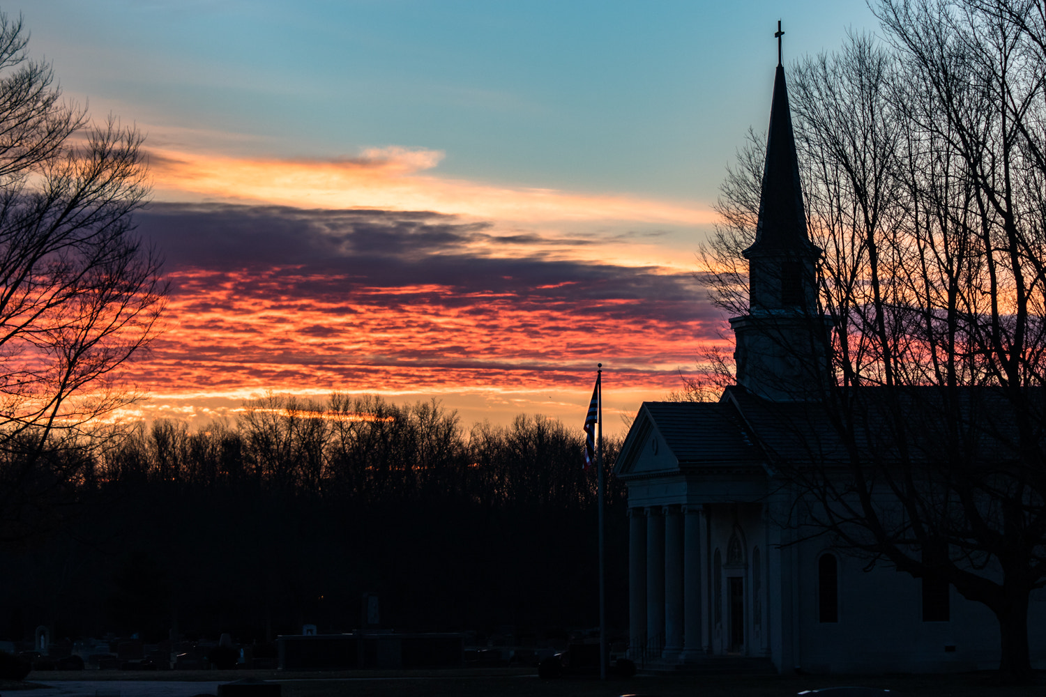 Canon EOS 750D (EOS Rebel T6i / EOS Kiss X8i) sample photo. Light overcomes darkness photography