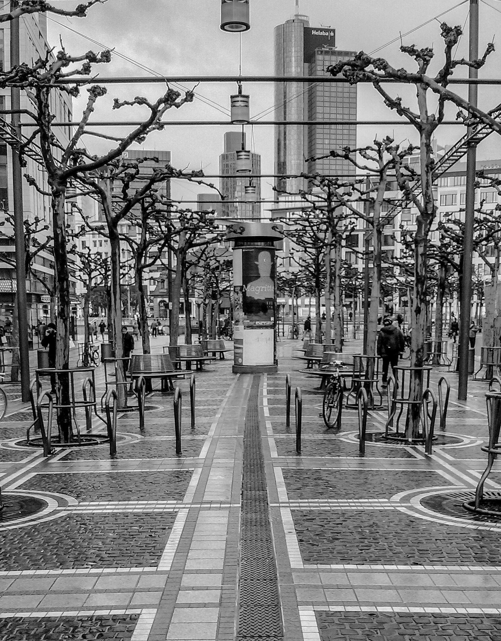 LG Nexus 4 sample photo. Frankfurt - die zeil photography
