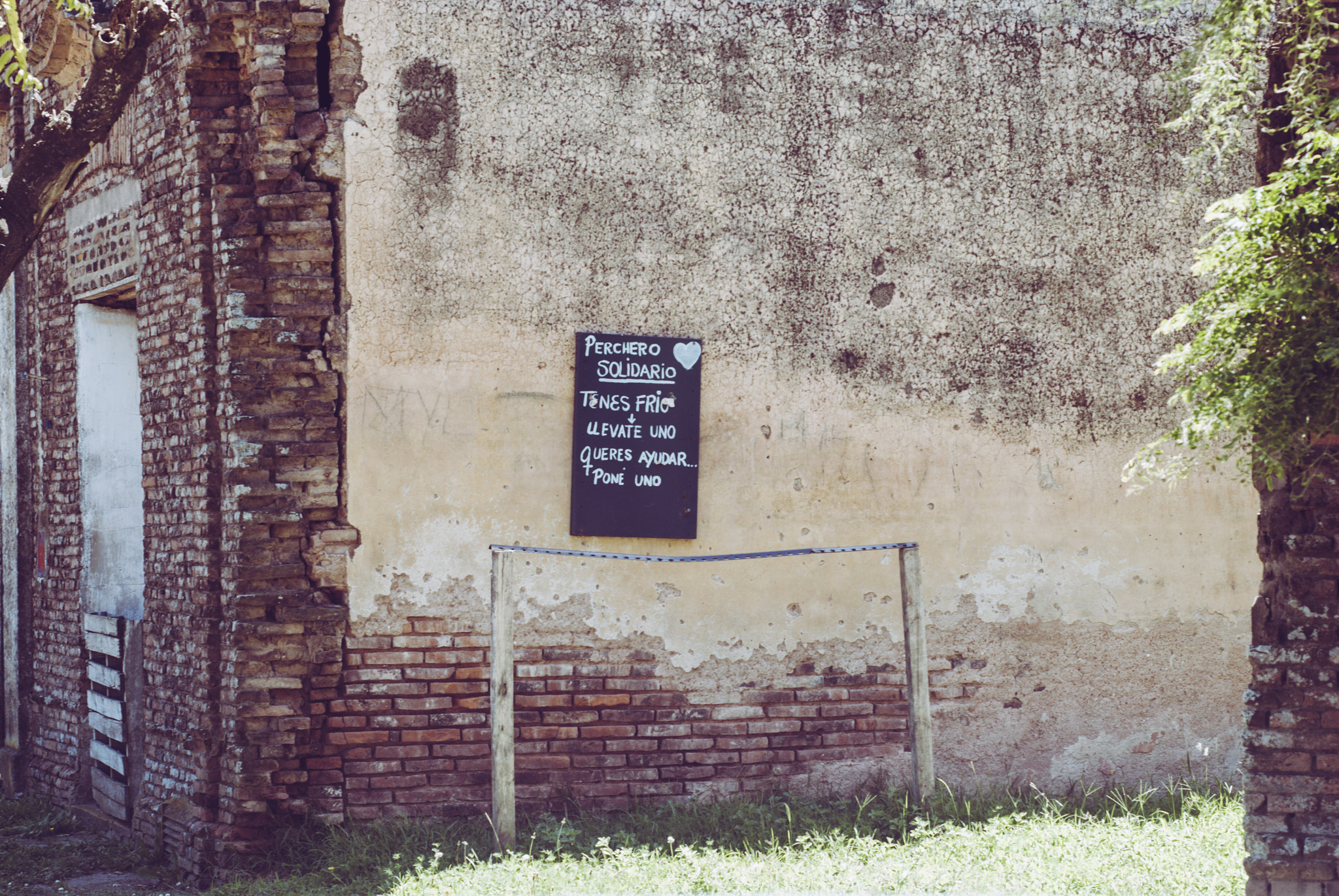 Nikon D200 sample photo. Perchero solidario. duggan, provincia de buenos aires. argentina photography