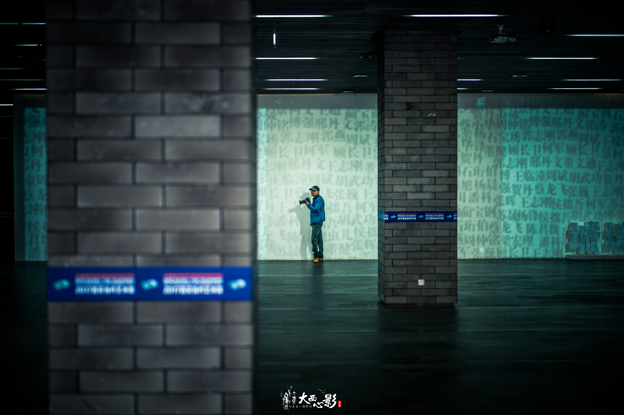 Leica M9 + Leica Summilux-M 50mm F1.4 ASPH sample photo. 美术馆里的摄影者 by leica m9 50mm photography