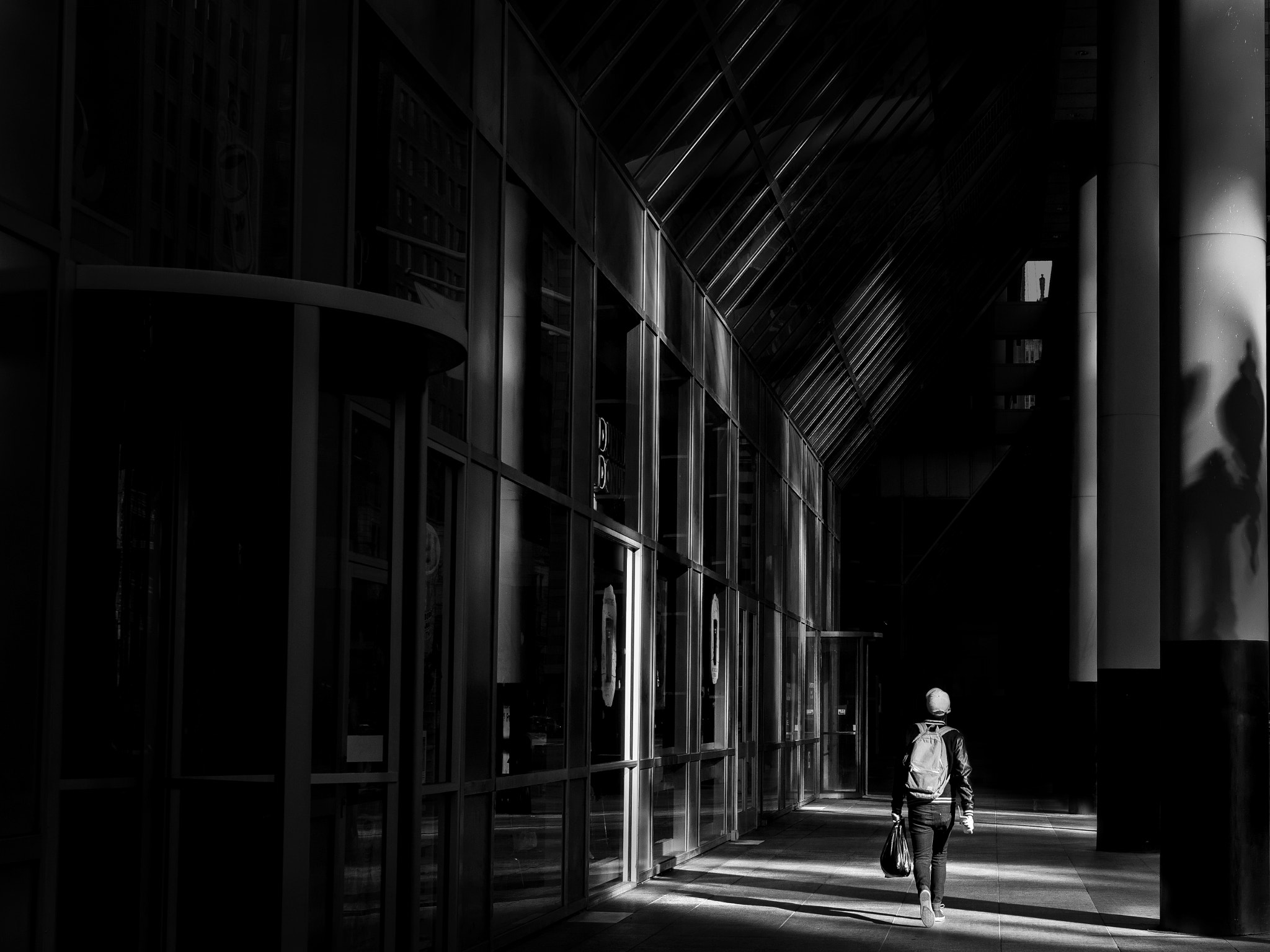 Canon EF 35mm F1.4L II USM sample photo. Walking alone photography