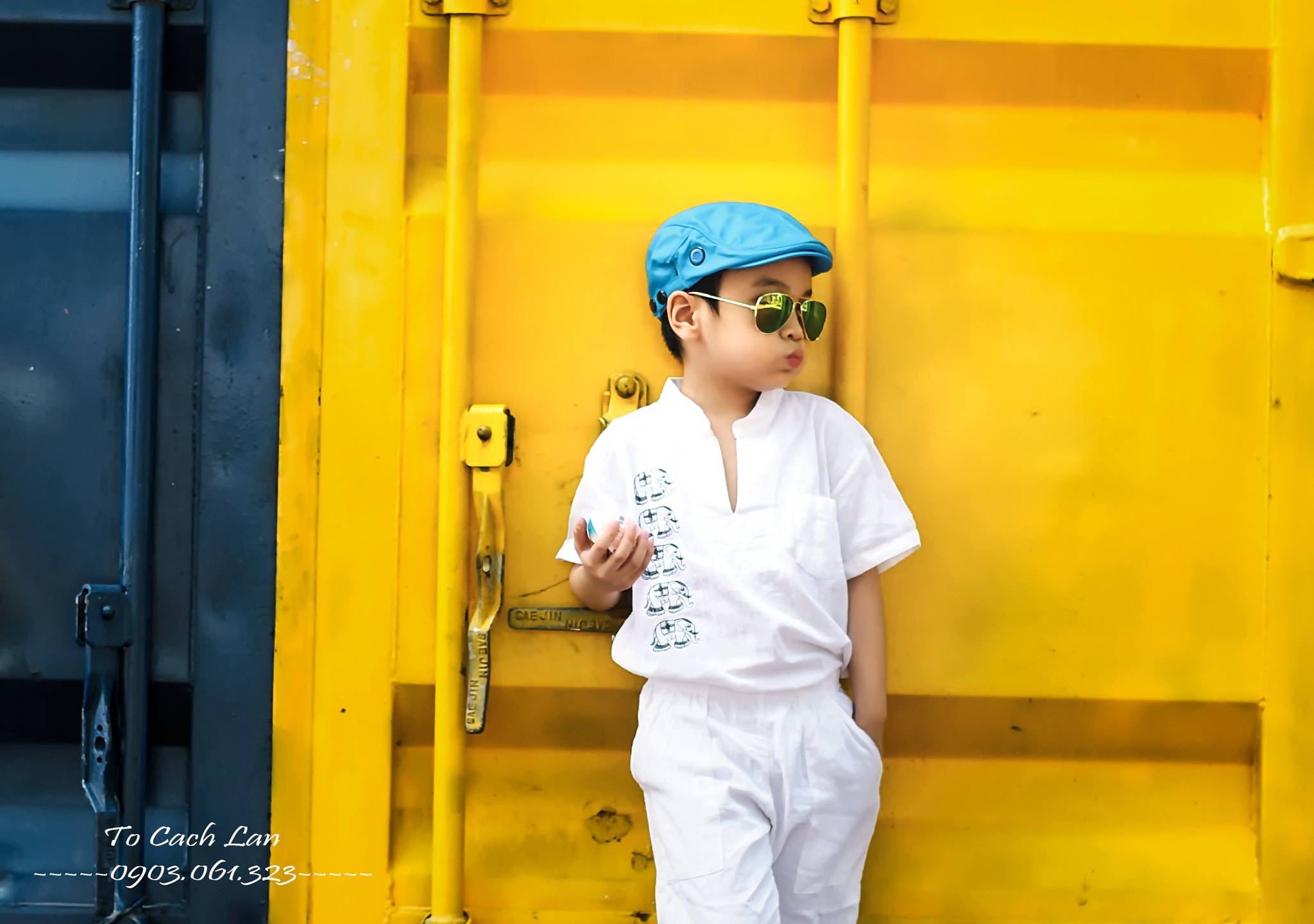 Nikon D300S + Nikon AF-S Nikkor 50mm F1.8G sample photo. White photography