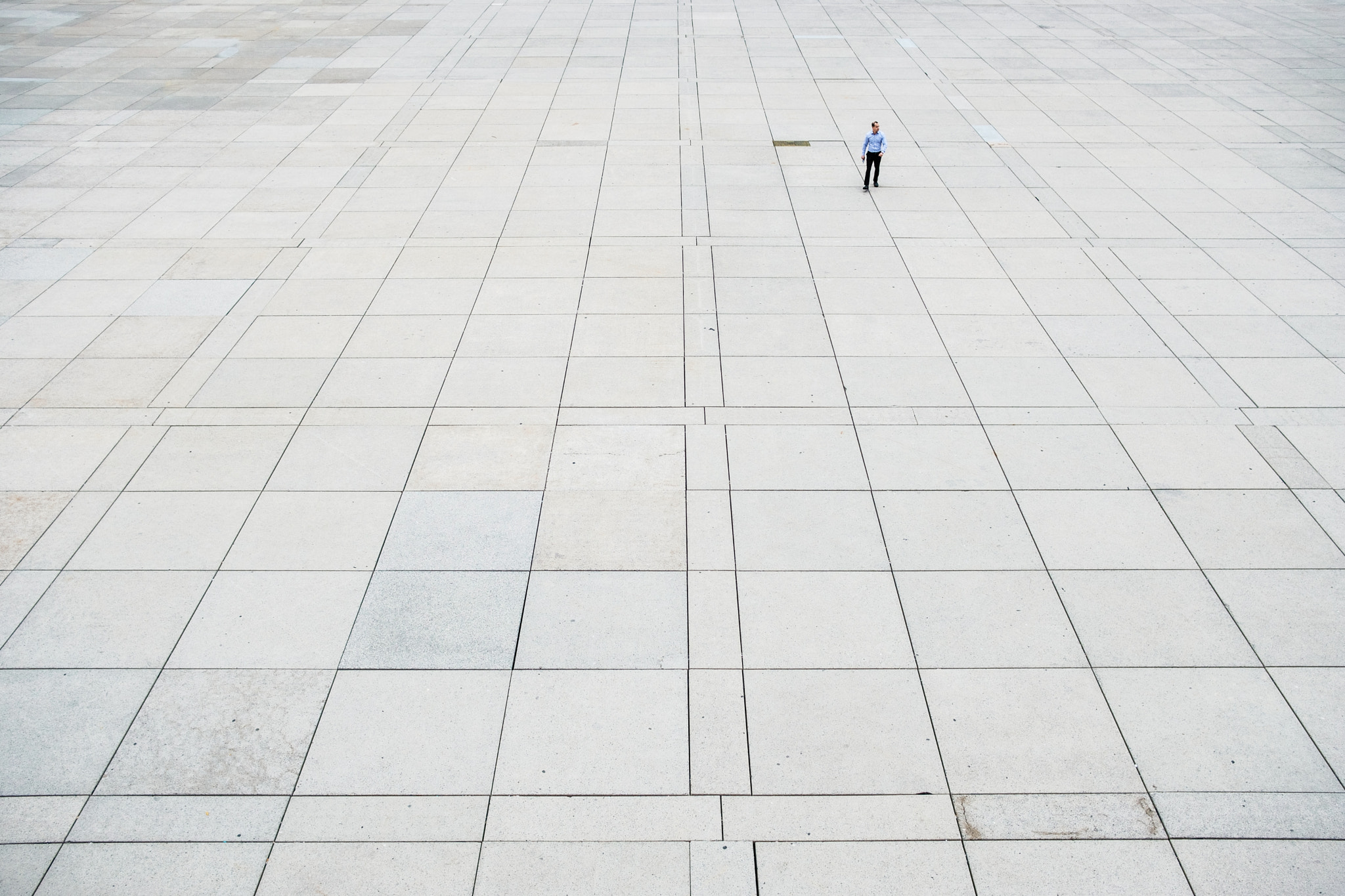 Fujifilm X-T2 + Fujifilm XF 23mm F2 R WR sample photo. Walking space photography