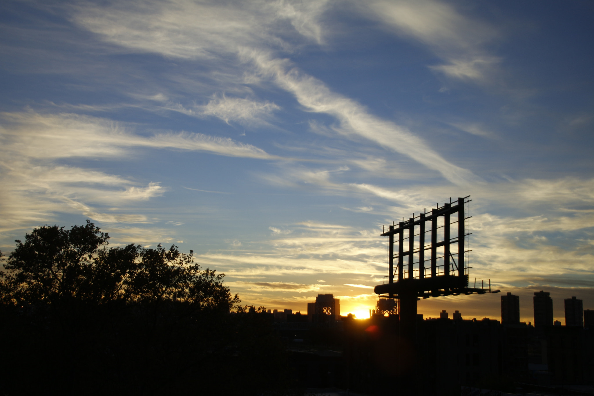 Canon EOS 700D (EOS Rebel T5i / EOS Kiss X7i) sample photo. City sunset photography