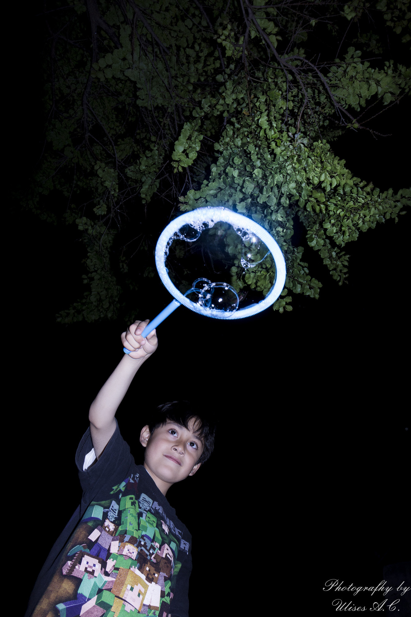 Canon EOS 600D (Rebel EOS T3i / EOS Kiss X5) sample photo. Haciendo bombas de jabon photography