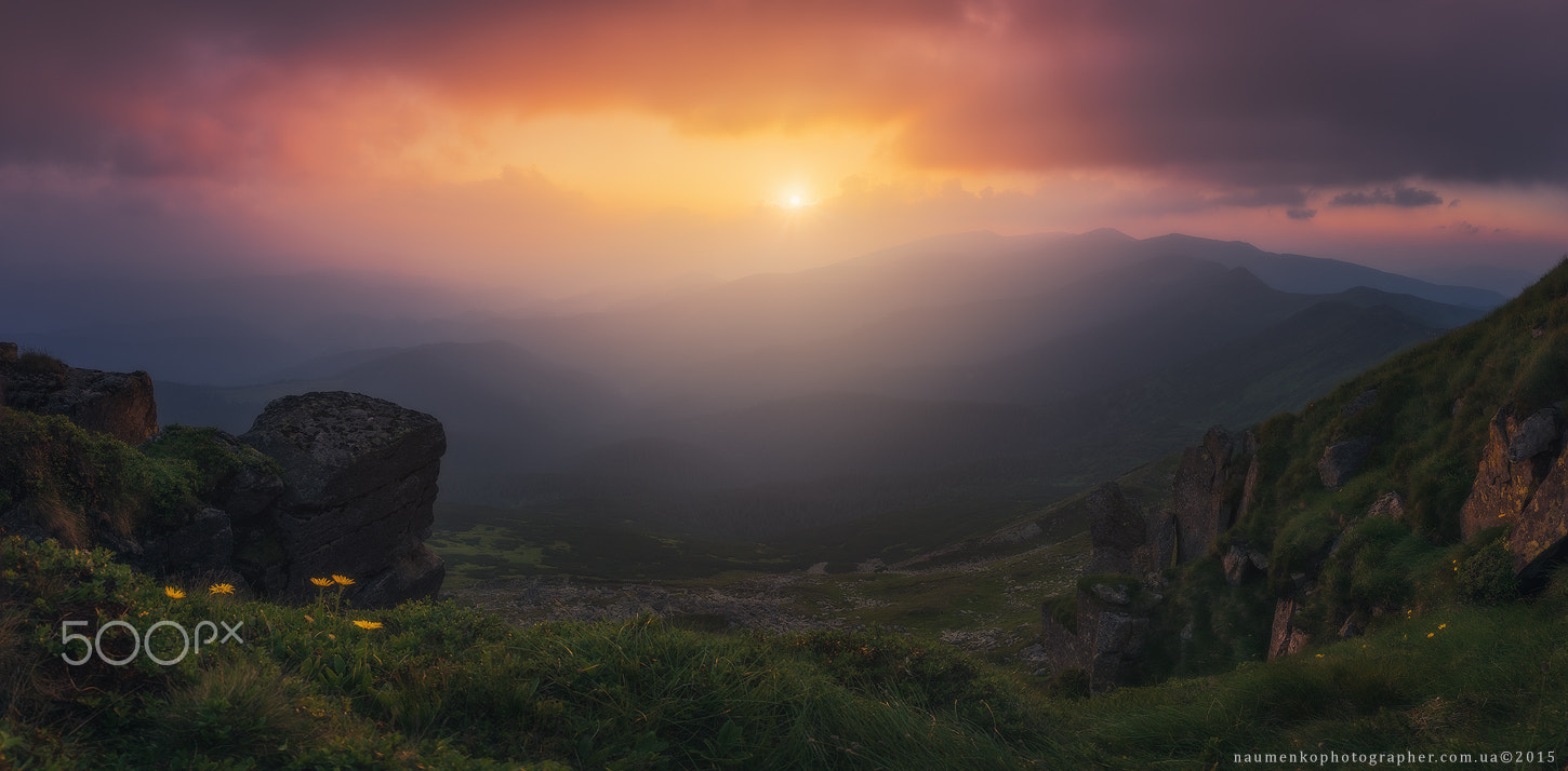 Sony a7R + Sony FE 28mm F2 sample photo. Ukraine. carpathians. sunset over the chernogorskiy ridge photography