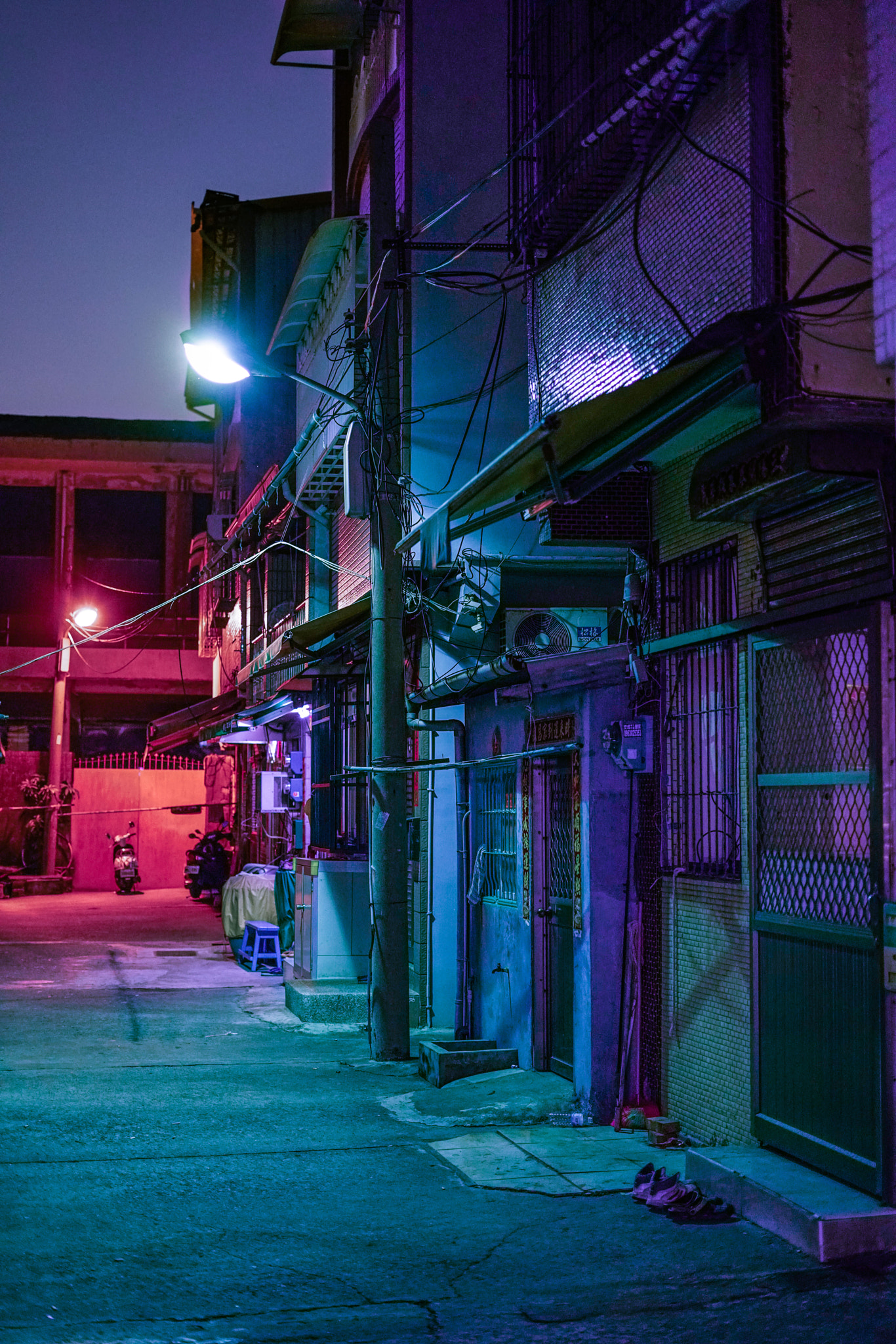 Sony a7R II + Sony FE 50mm F1.8 sample photo. Khaosiung night alley photography