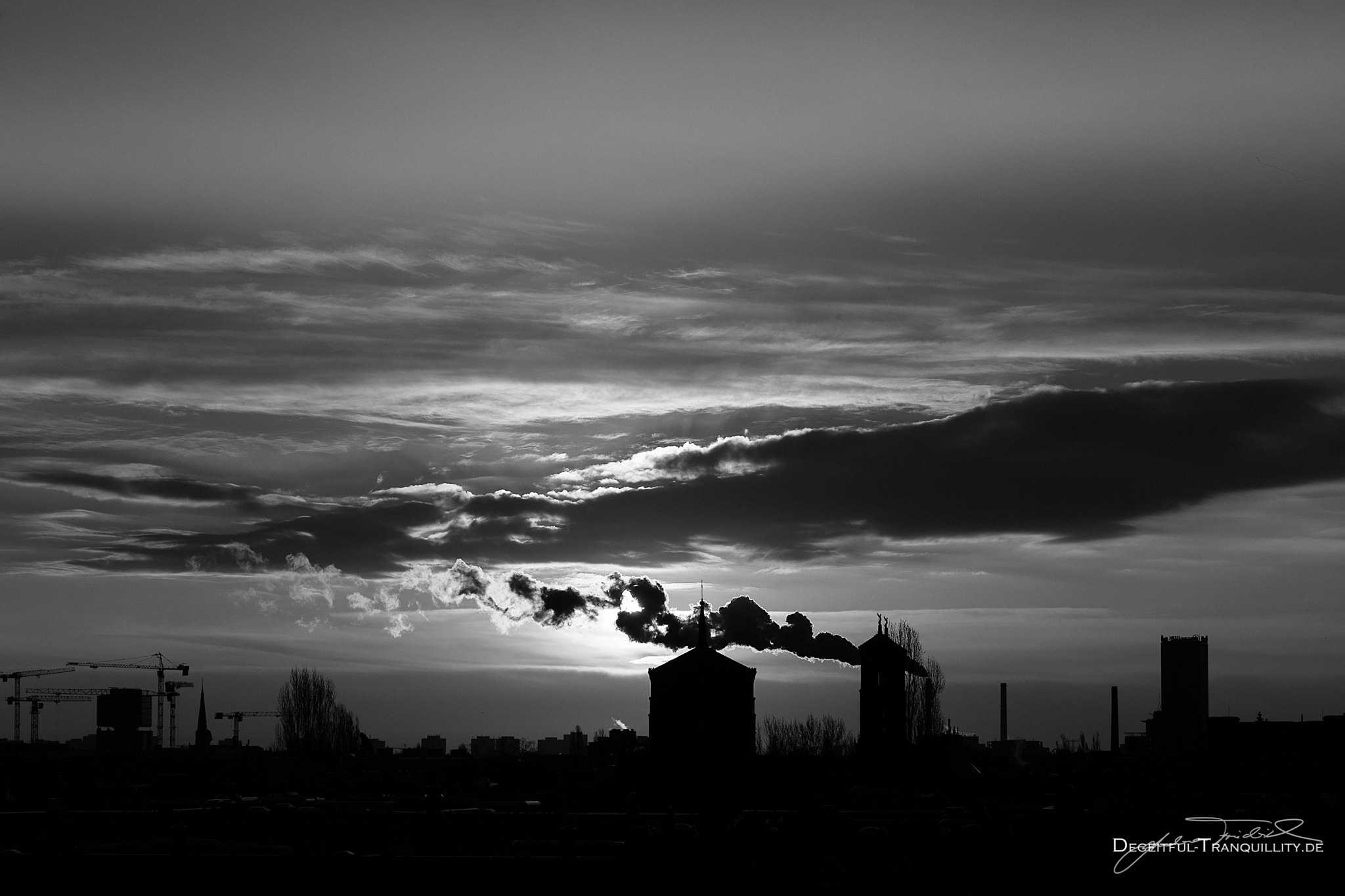 Canon EF 100mm F2.8L Macro IS USM sample photo. Black 'n' white cloudscape photography