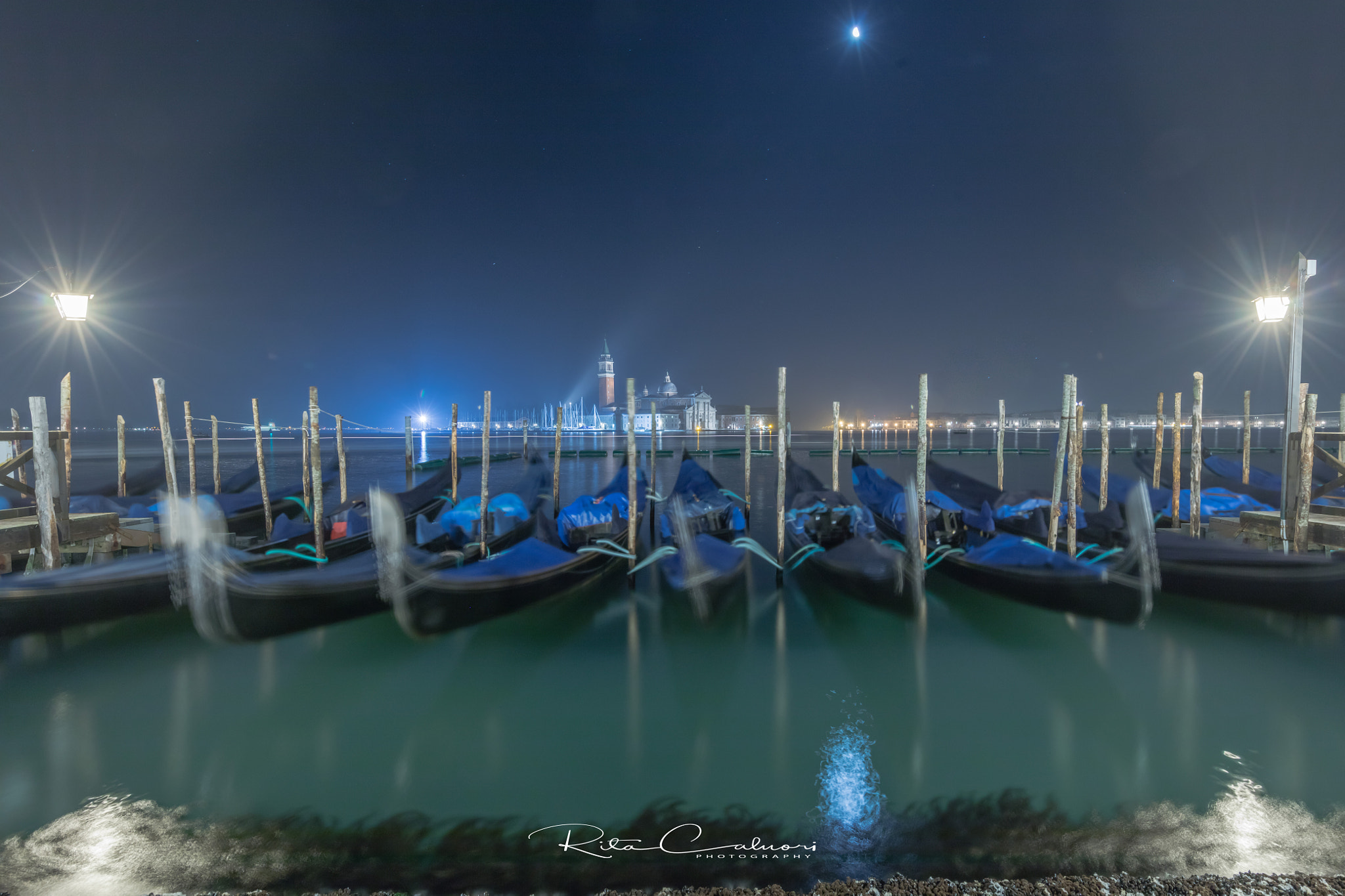 Canon EF 11-24mm F4L USM sample photo. Blue hour photography