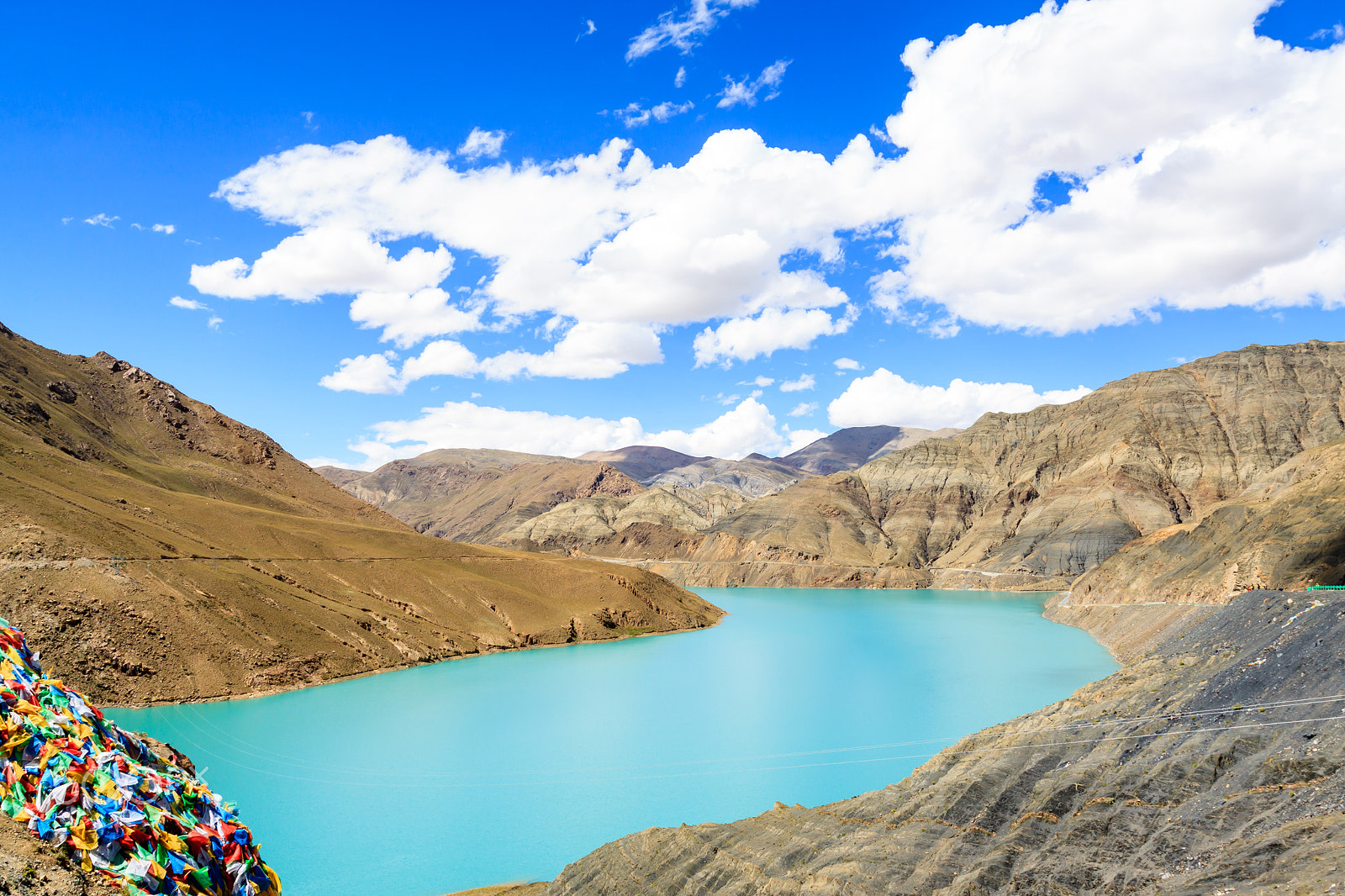 Canon EOS 50D + Canon EF 17-40mm F4L USM sample photo. Lake and mountain with blue sky photography