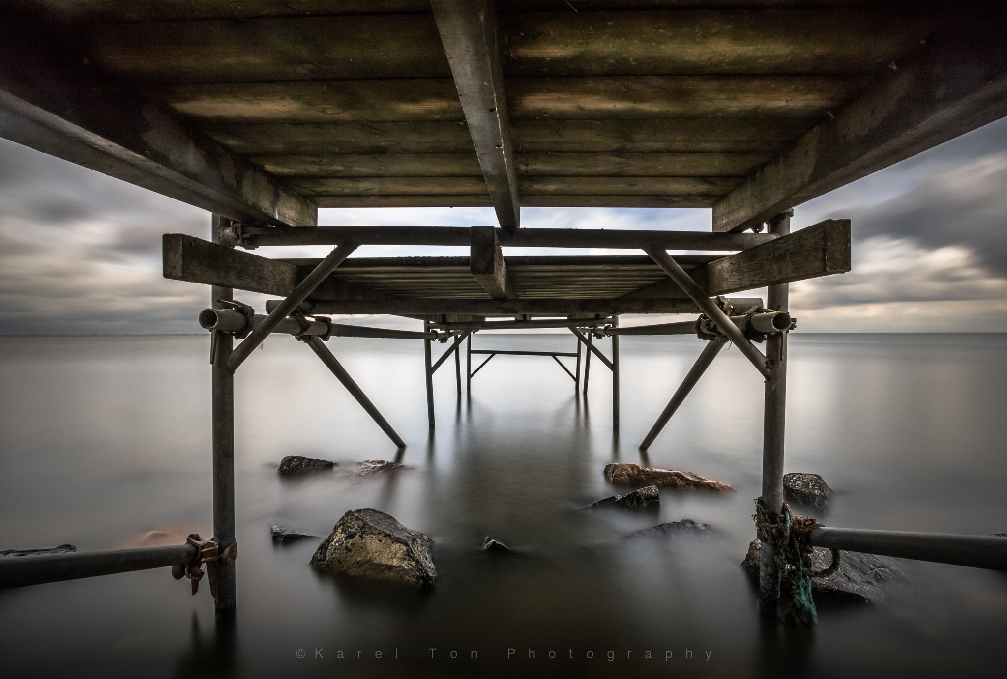 Canon EOS 760D (EOS Rebel T6s / EOS 8000D) sample photo. "under the pier" photography