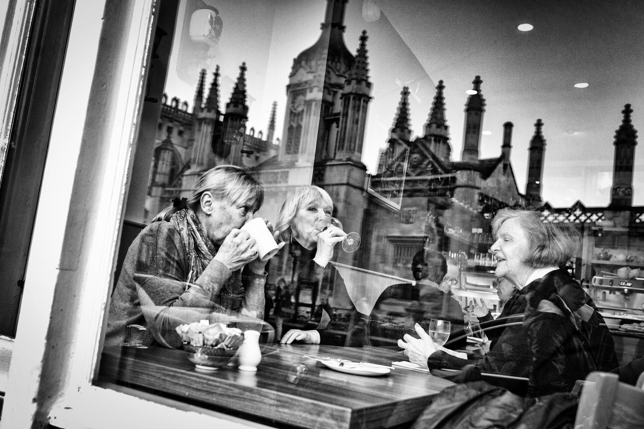 Sigma 35mm F1.4 DG HSM Art sample photo. Sipping at kings photography
