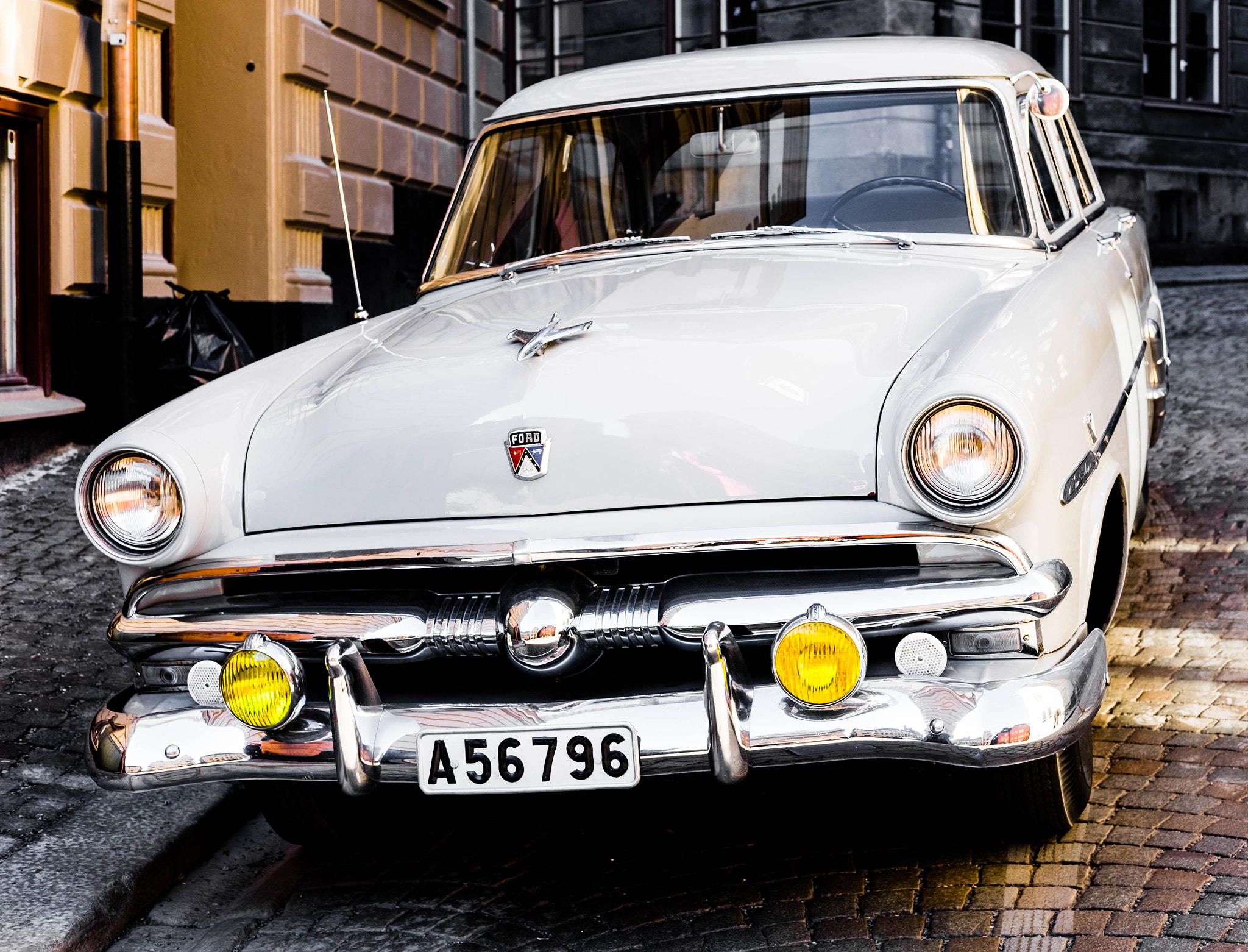Fujifilm X-T10 + Fujifilm XF 35mm F2 R WR sample photo. An old ford in the old part of town photography