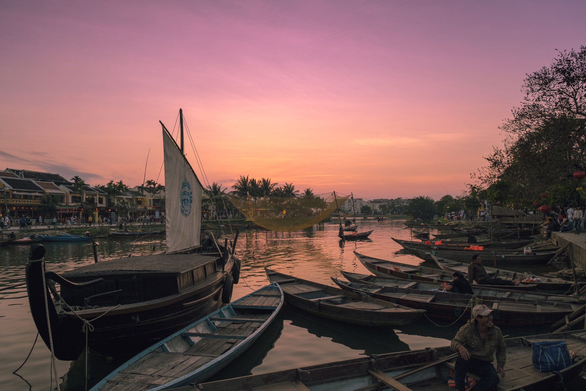 Fujifilm X-Pro2 + Fujifilm XF 14mm F2.8 R sample photo. Hoi an sunset photography