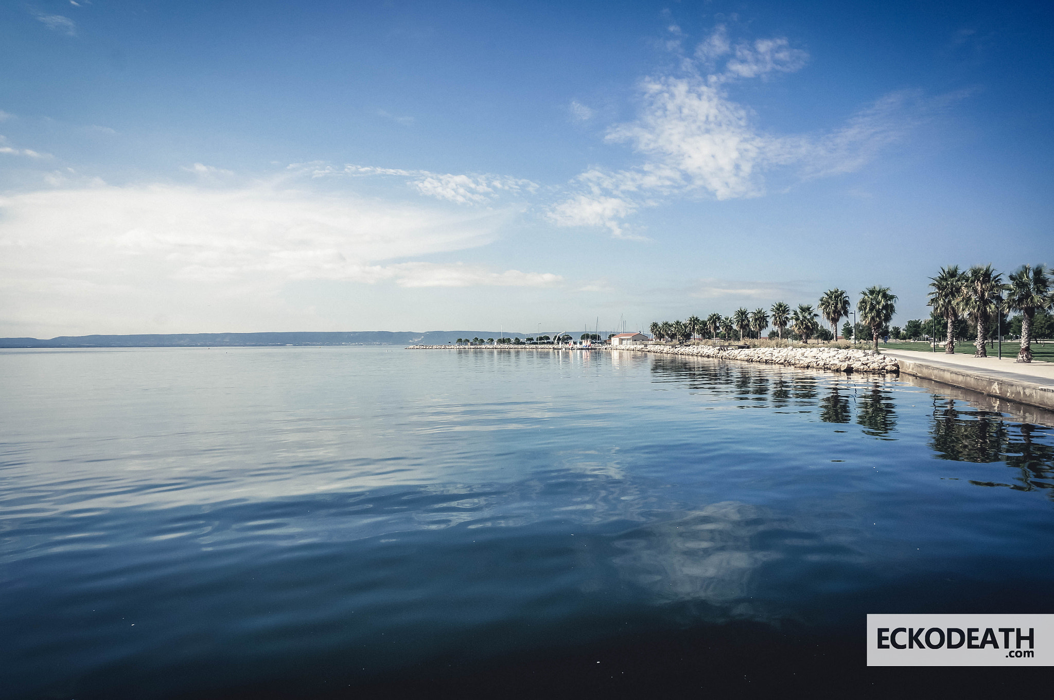 Sony Alpha NEX-5R sample photo. 2015 - projet 52 : #49 - horizon and reflection photography