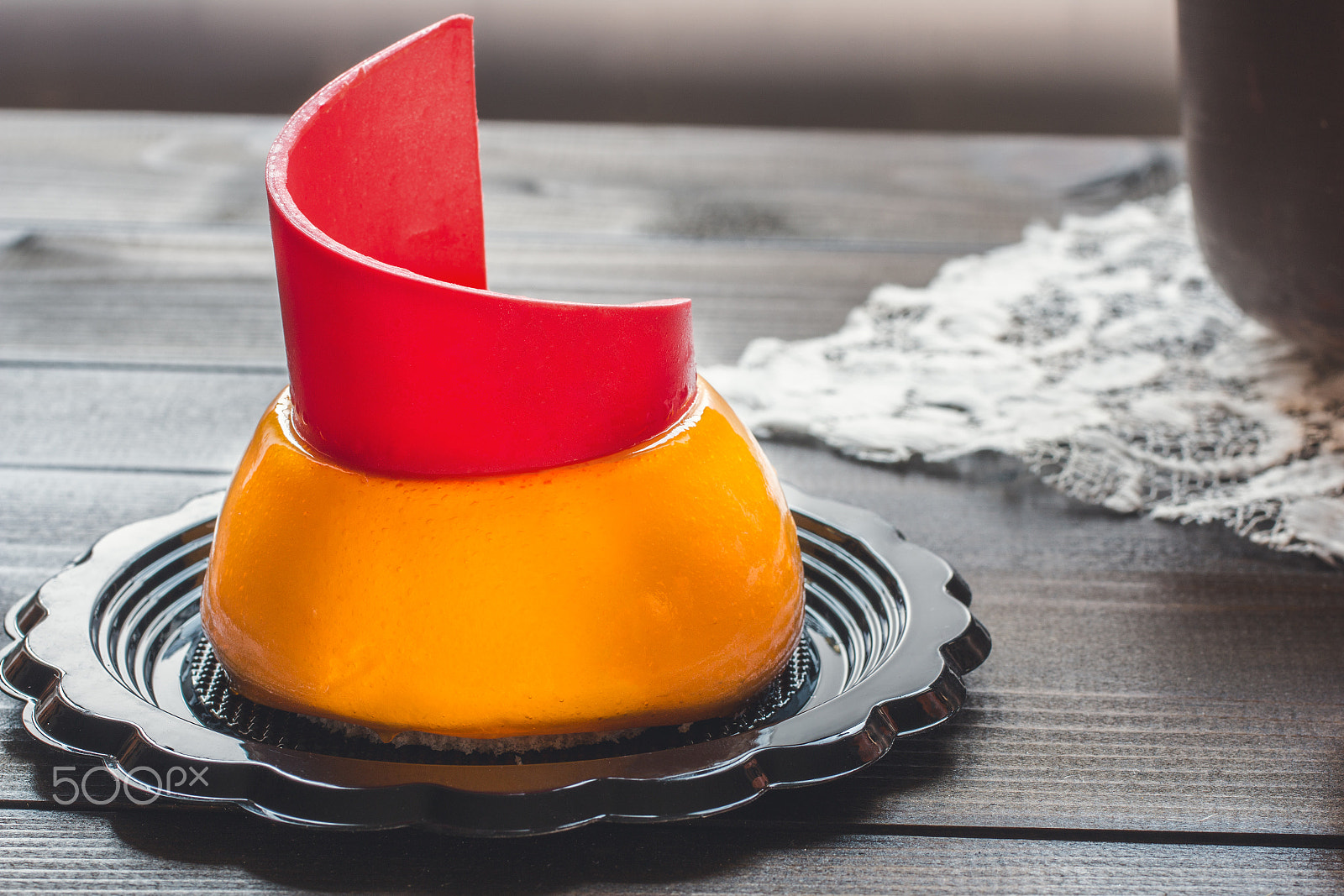 Canon EOS 70D + Canon EF 50mm F2.5 Macro sample photo. Red and orange little cake photography
