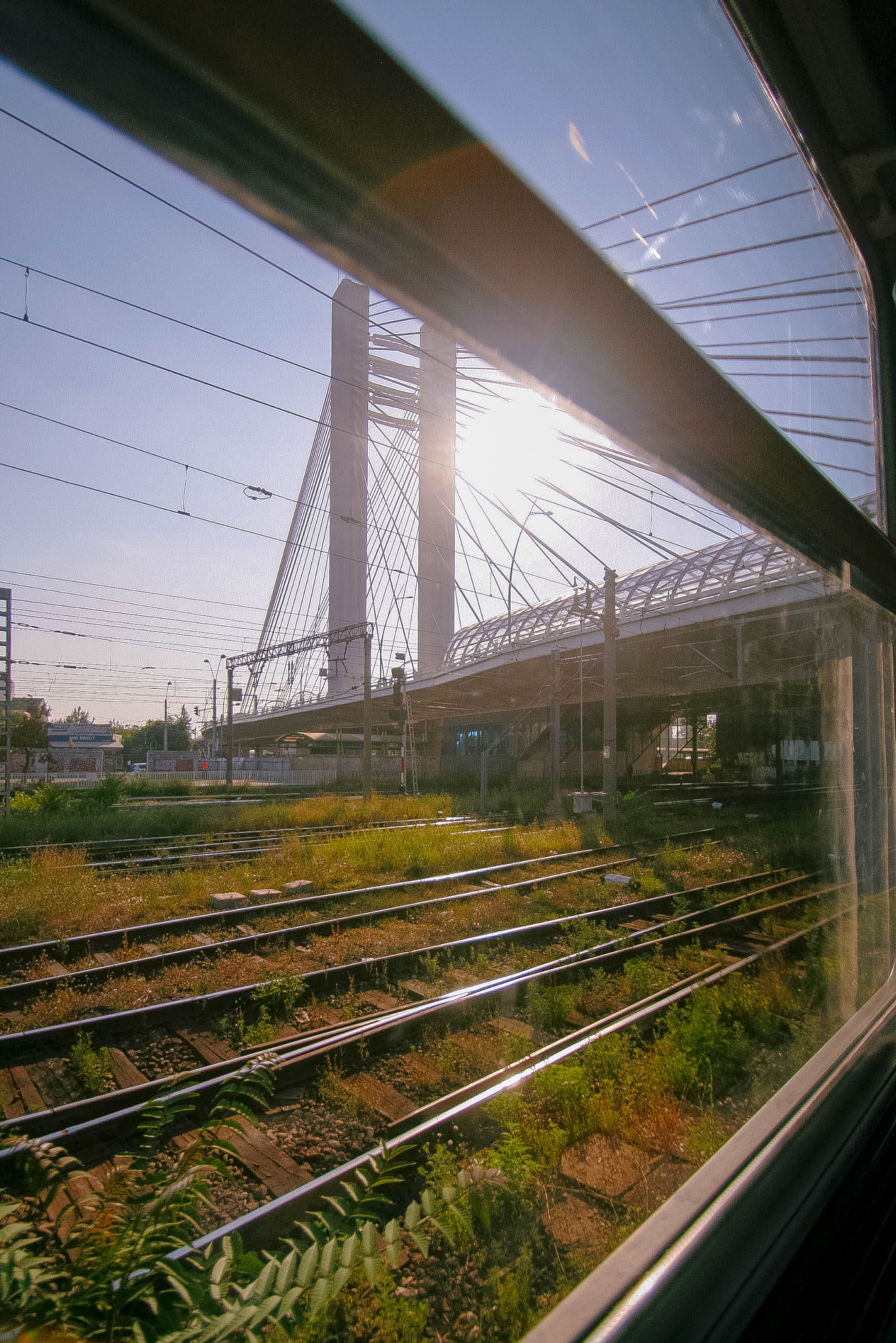 Sigma 10-20mm F3.5 EX DC HSM sample photo. Grand bridge from train photography