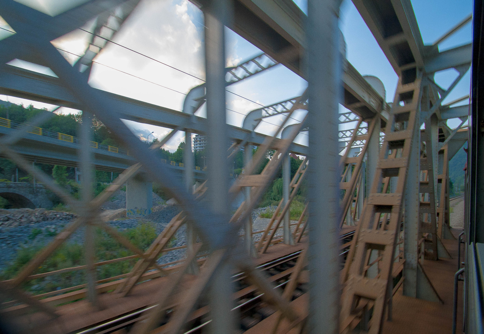 Sigma 10-20mm F3.5 EX DC HSM sample photo. Lattice bridge photography