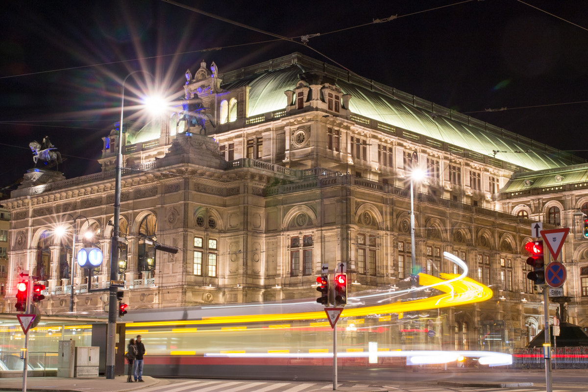 Canon EOS 100D (EOS Rebel SL1 / EOS Kiss X7) + Sigma 35mm F1.4 DG HSM Art sample photo. Vienna opera building photography