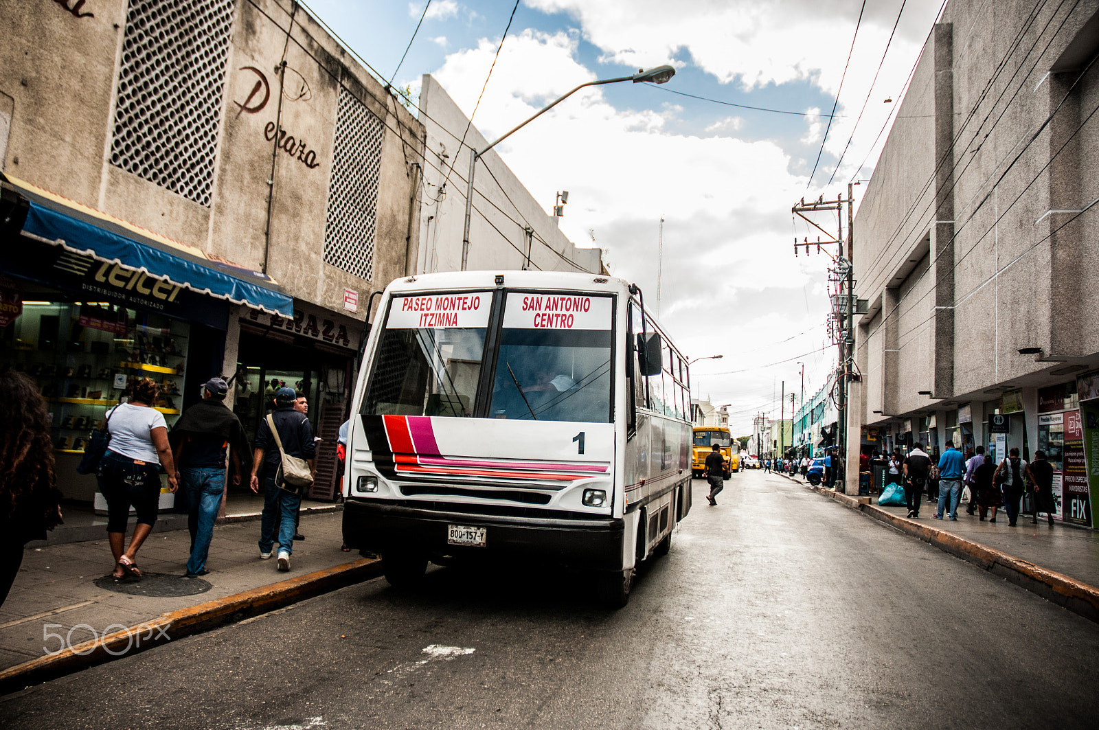 Nikon D300S sample photo. Bus in merida photography