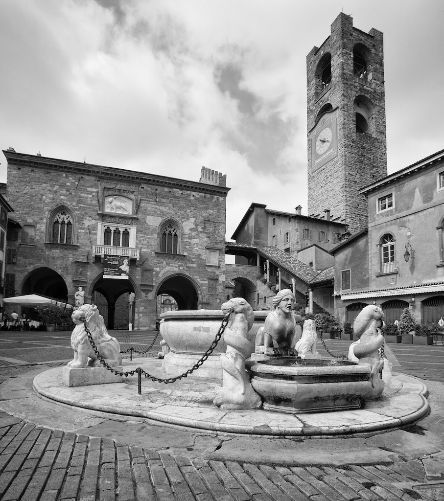 Canon EOS 5D + Canon EF 17-35mm f/2.8L sample photo. Bergamo photography