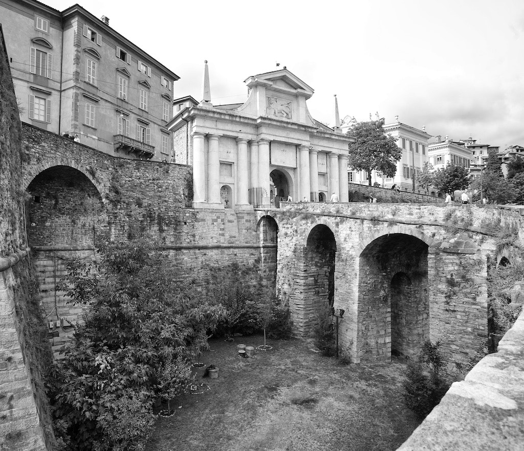 Canon EF 17-35mm f/2.8L sample photo. Bergamo 2 photography