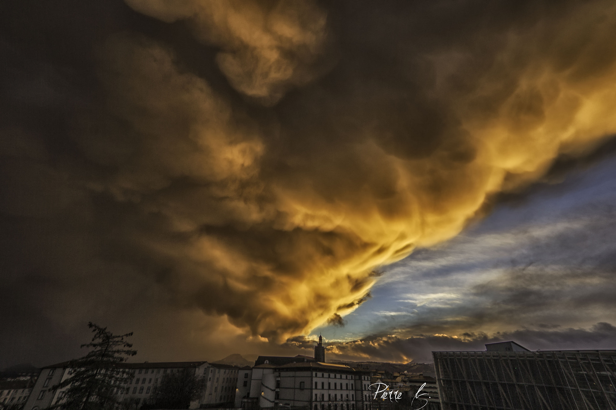 Canon EOS 550D (EOS Rebel T2i / EOS Kiss X4) sample photo. Sky in fire photography