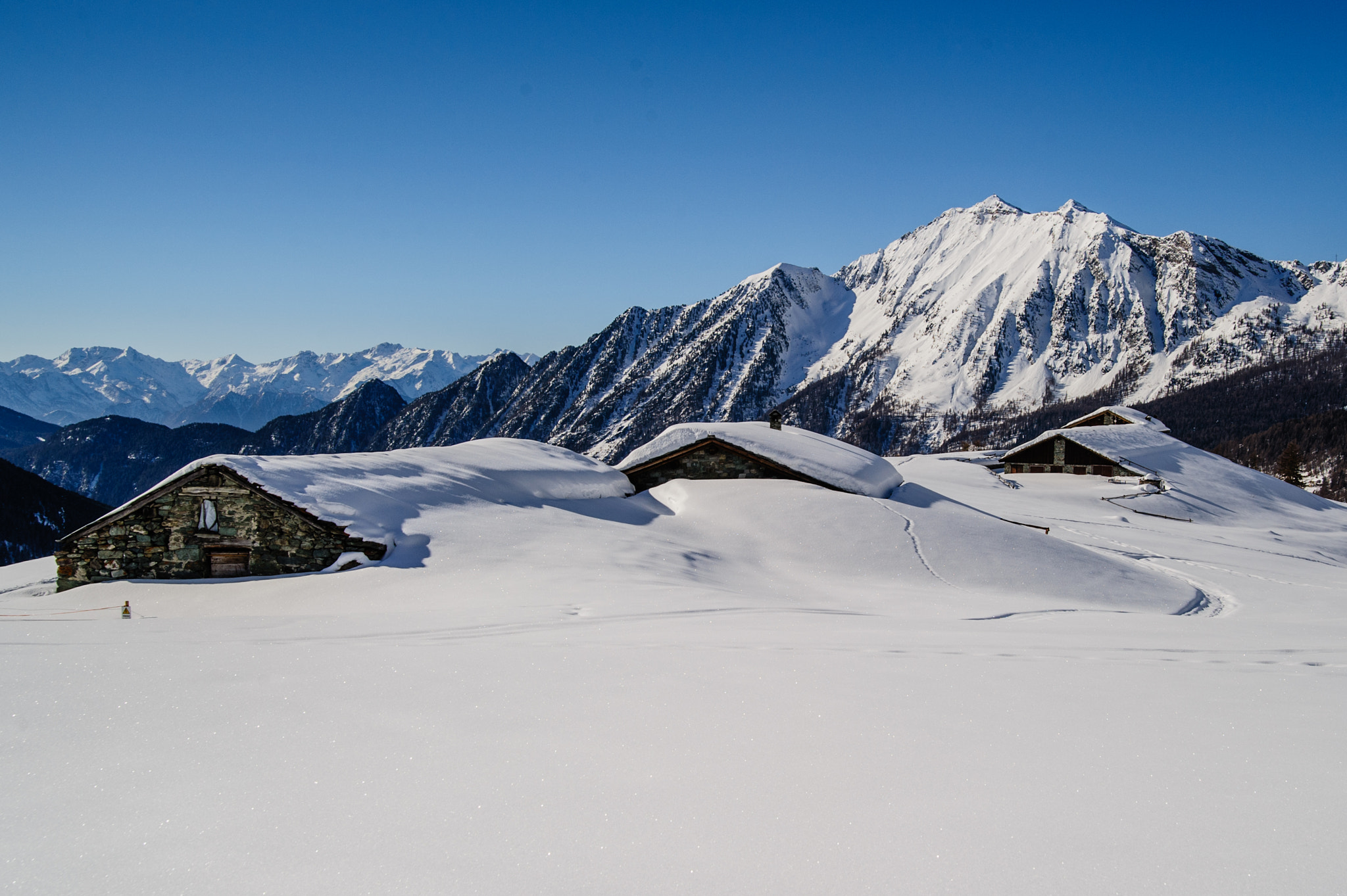 Nikon D700 + Tamron AF 28-75mm F2.8 XR Di LD Aspherical (IF) sample photo. Winter to tchavana alpine pasture photography