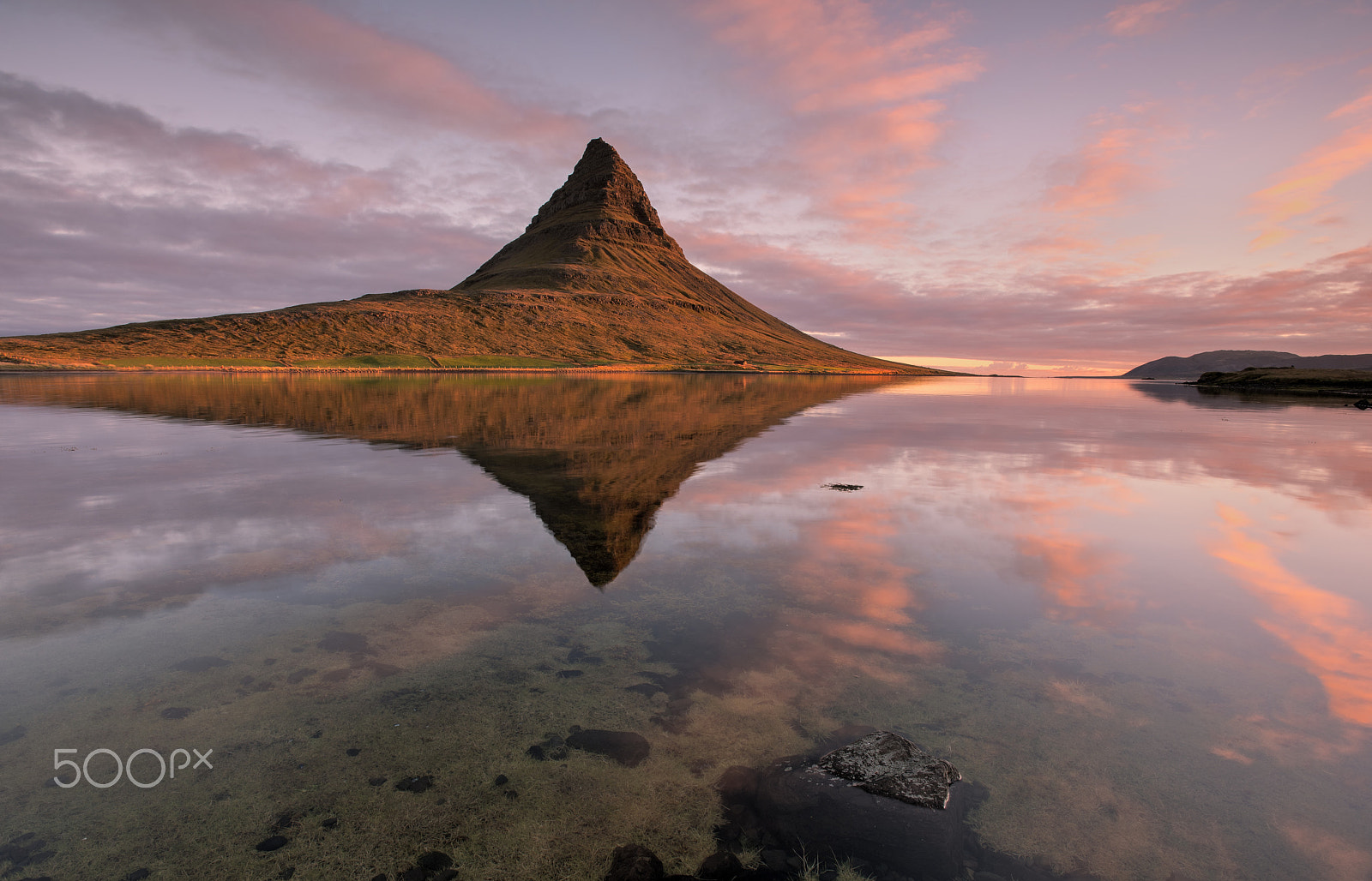 Nikon D810 + Nikon AF-S Nikkor 17-35mm F2.8D ED-IF sample photo. Kirkjufell sunrise. photography