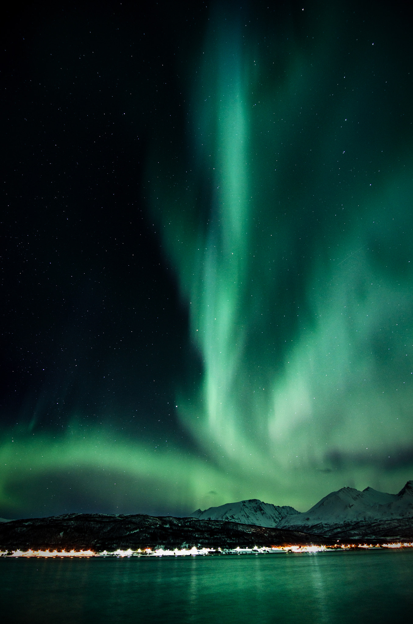 Tokina AT-X Pro 11-16mm F2.8 DX sample photo. Auroratorch photography