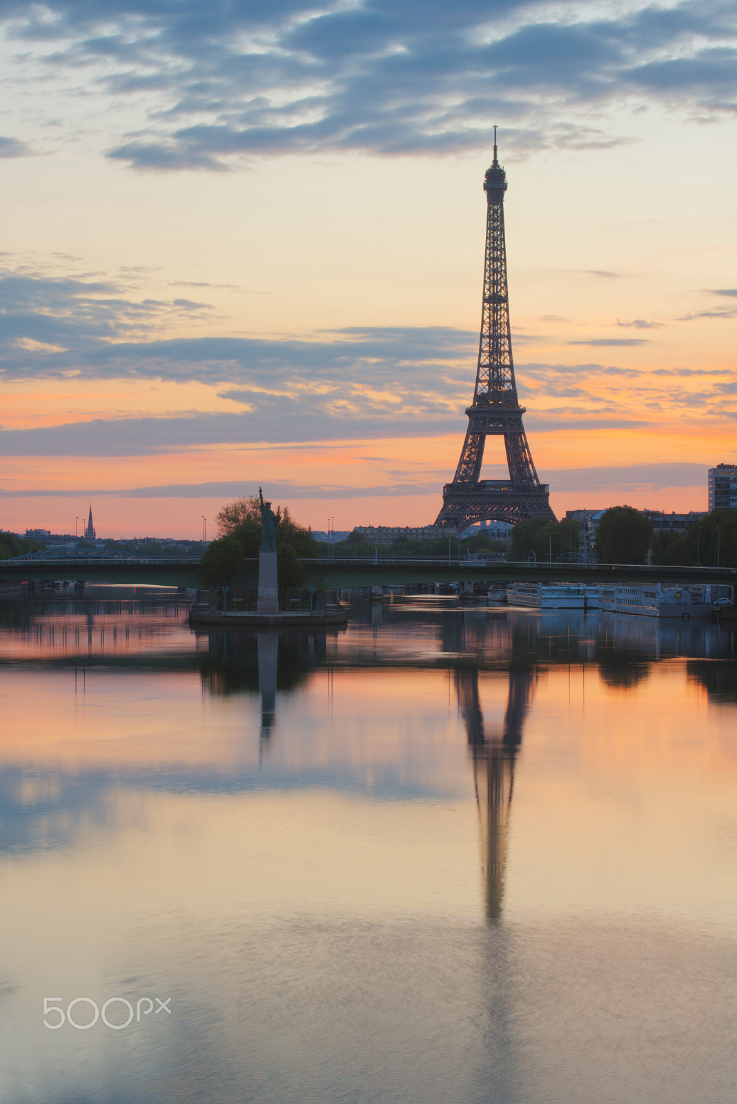 Nikon D800 + Tamron SP AF 70-200mm F2.8 Di LD (IF) MACRO sample photo. Eiffel tower in paris from river seine in morning at paris, fran photography