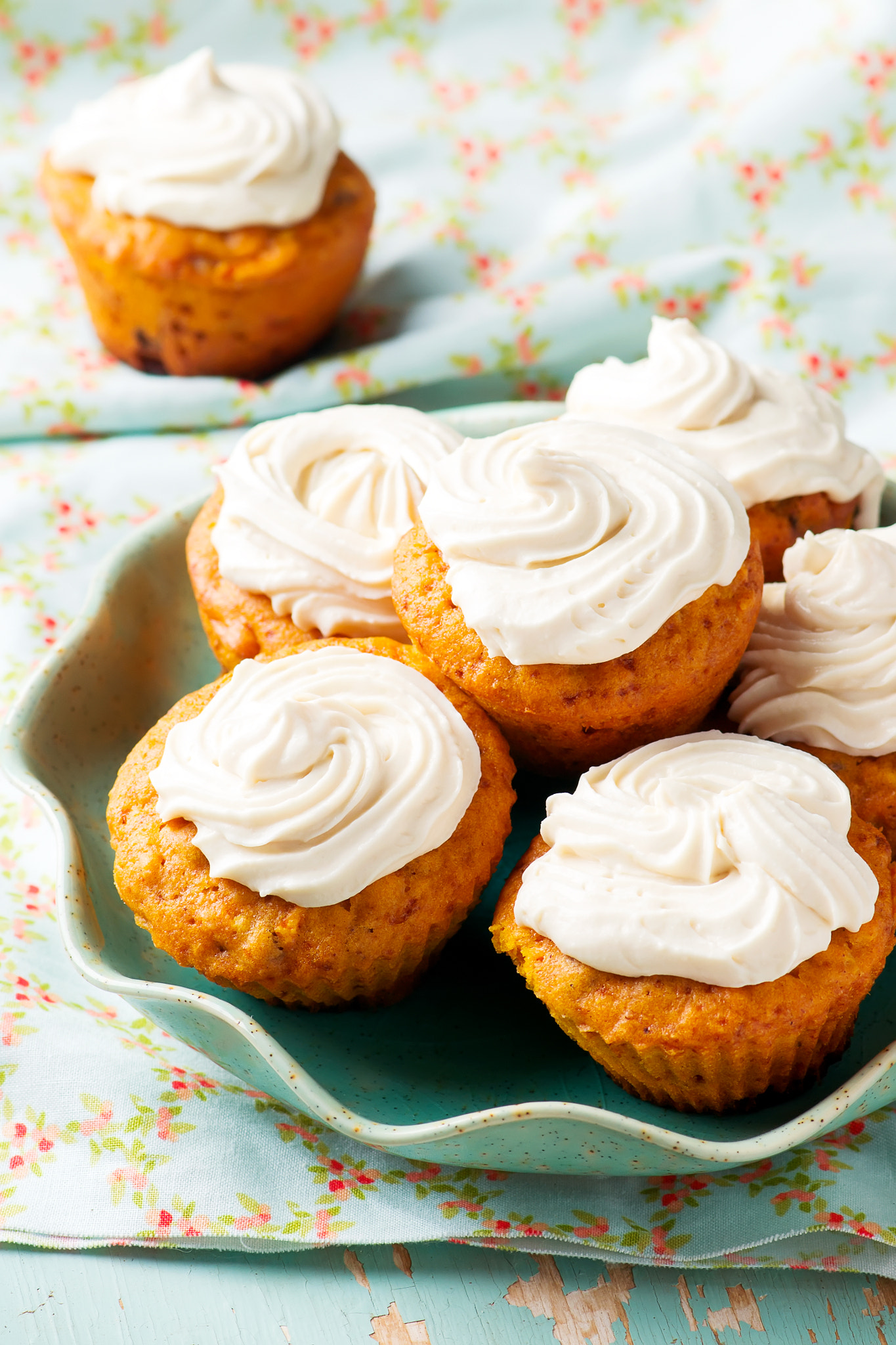 Nikon AF-S Micro-Nikkor 105mm F2.8G IF-ED VR sample photo. Carrot cake muffins photography