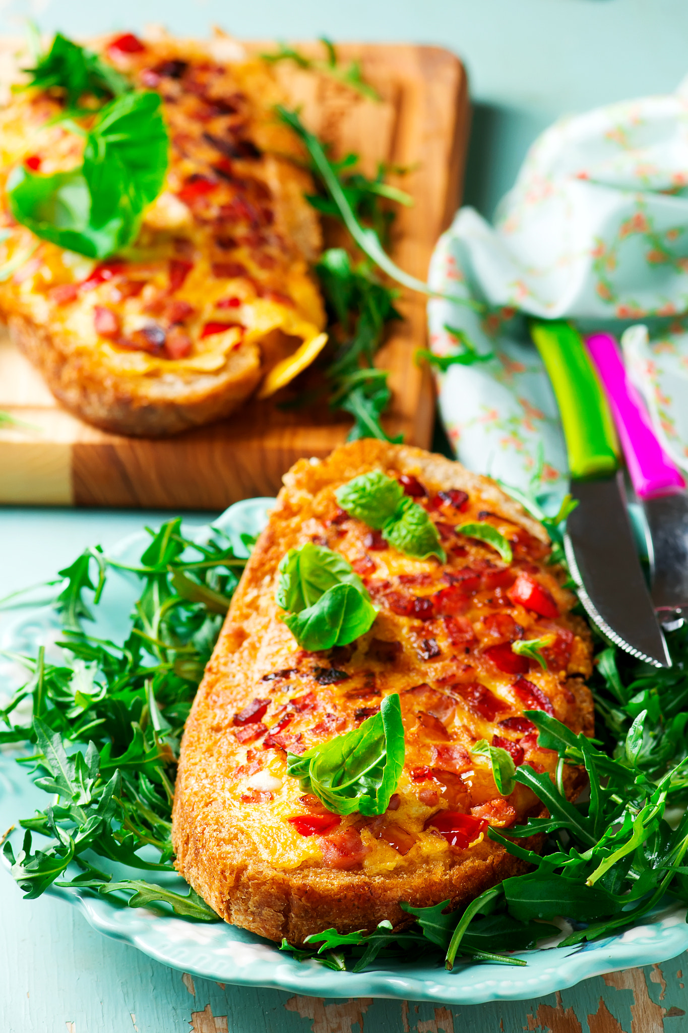 Nikon AF-S Micro-Nikkor 105mm F2.8G IF-ED VR sample photo. Hot pizza sandwich photography