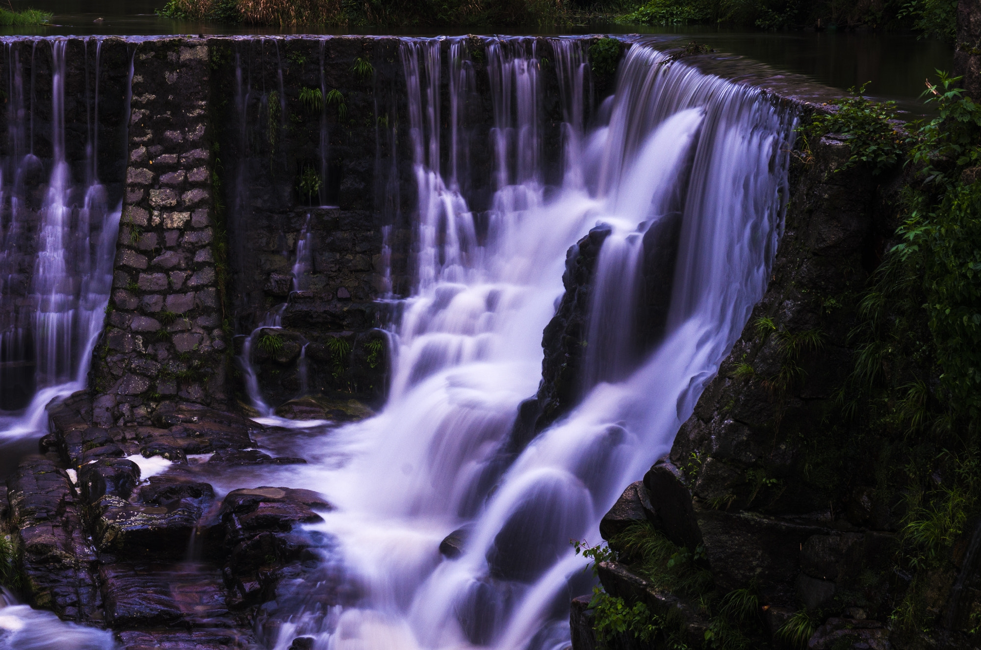 Pentax K-5 IIs + Pentax smc DA 17-70mm F4.0 AL (IF) SDM sample photo. Waterfall without name photography