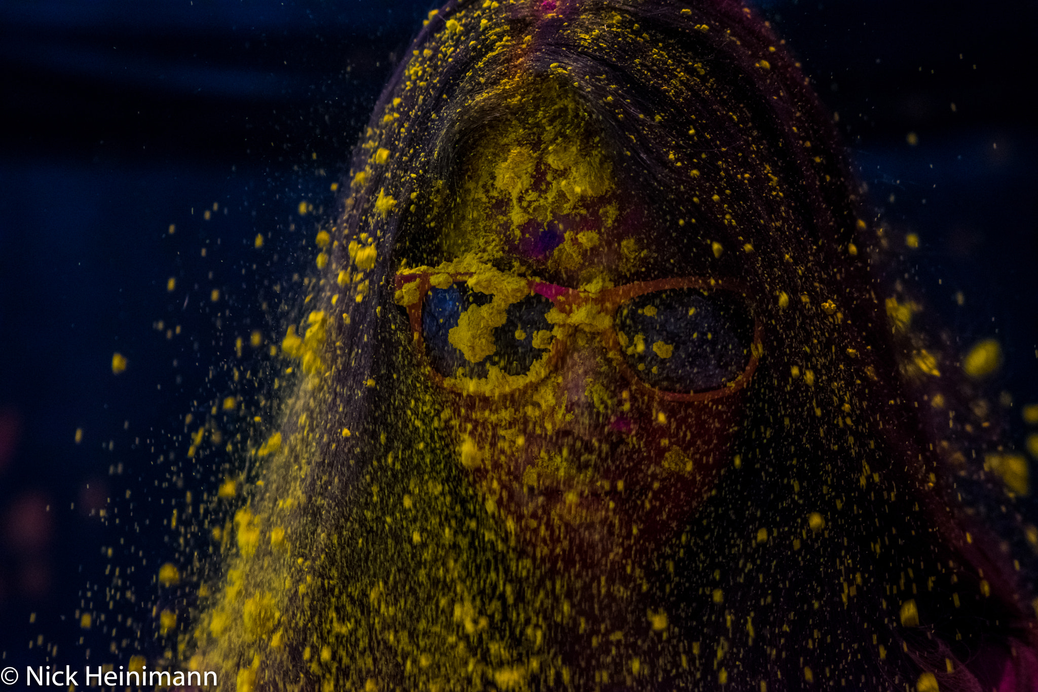 Sigma 70-300mm F4-5.6 APO DG Macro sample photo. A date with powder photography