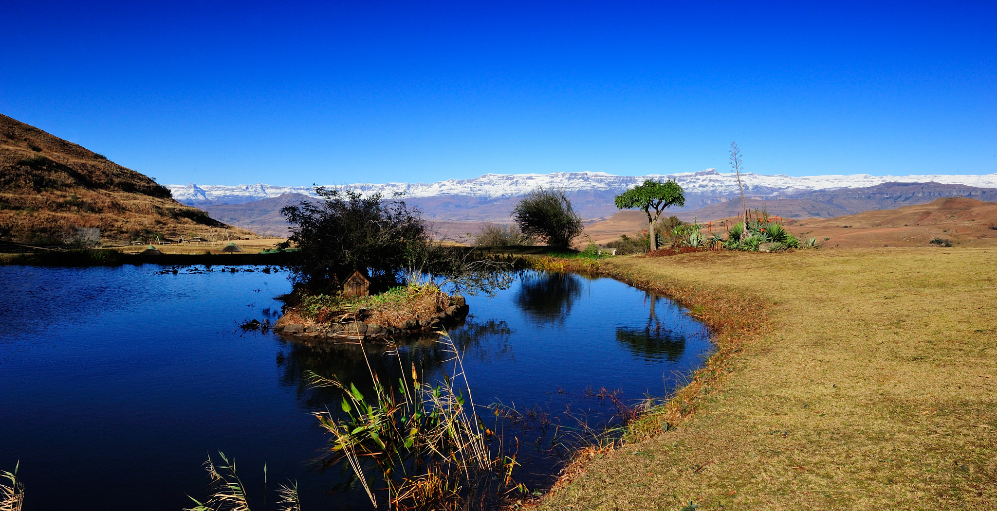 Nikon AF-S Nikkor 14-24mm F2.8G ED sample photo. Snow capped drakensberg photography