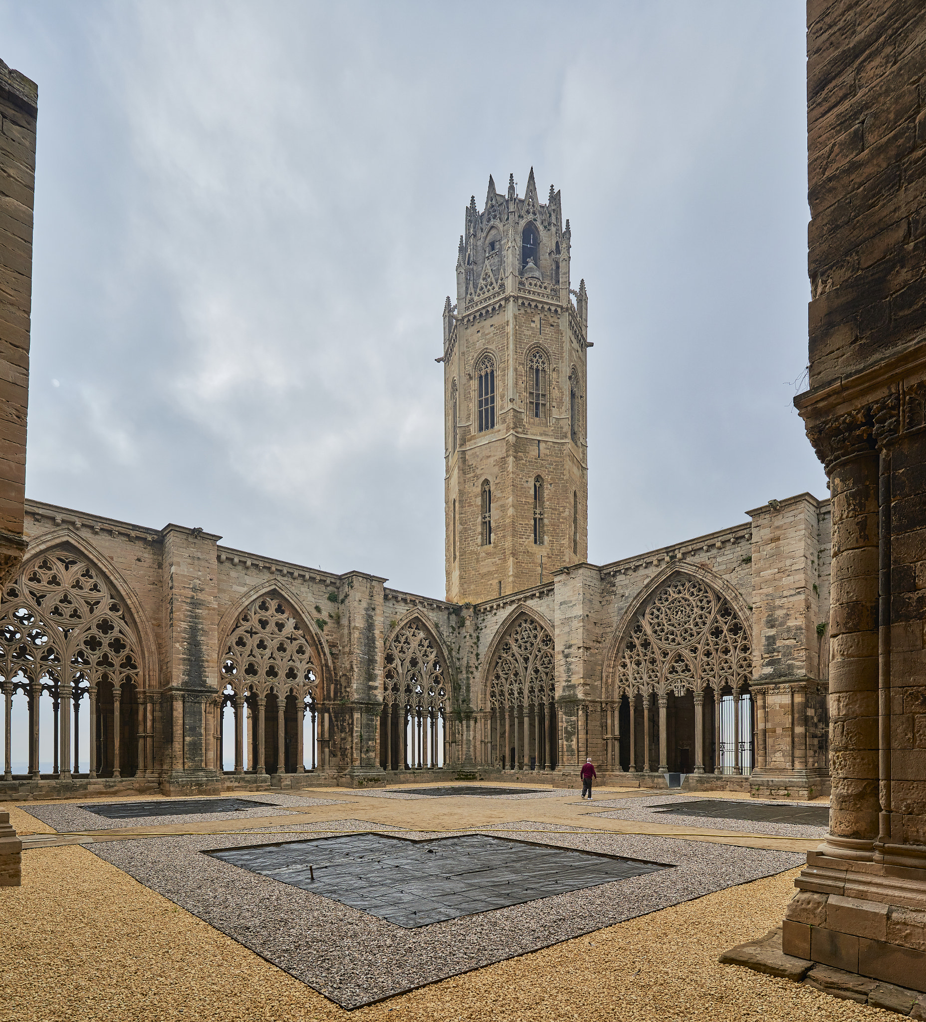 Nikon AF-S Nikkor 14-24mm F2.8G ED sample photo. La seu vella de lleida - claustro photography