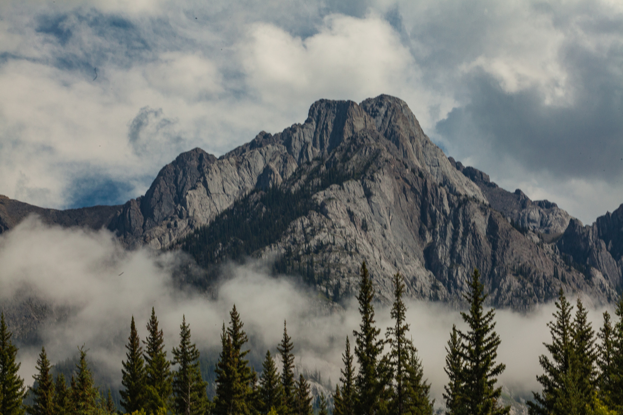 Canon EOS 5D Mark II + Canon EF 70-200mm F2.8L USM sample photo. Chunk of rock photography