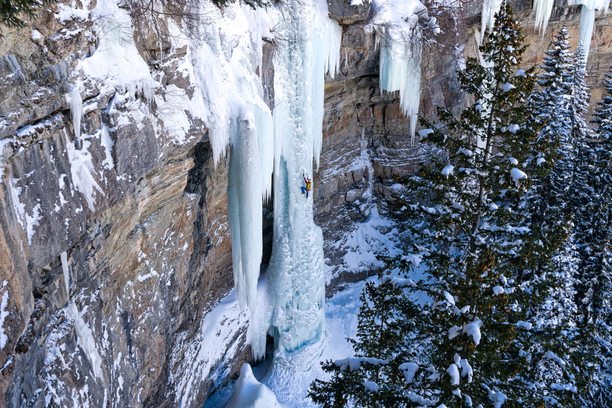 Sony a6300 sample photo. Ice climbing no rope photography