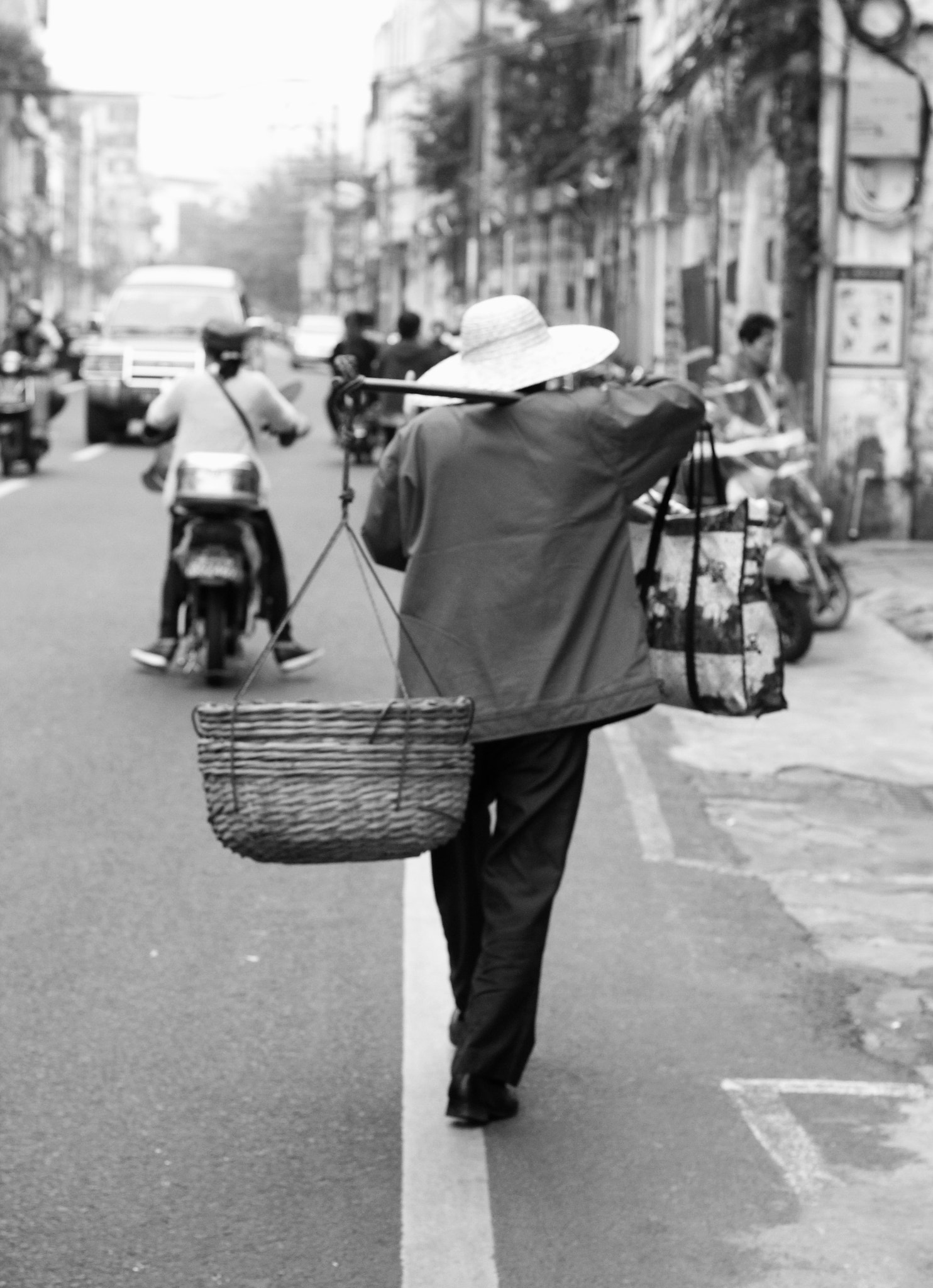 Canon EOS 550D (EOS Rebel T2i / EOS Kiss X4) + Canon EF 50mm F1.8 STM sample photo. 嗯 photography