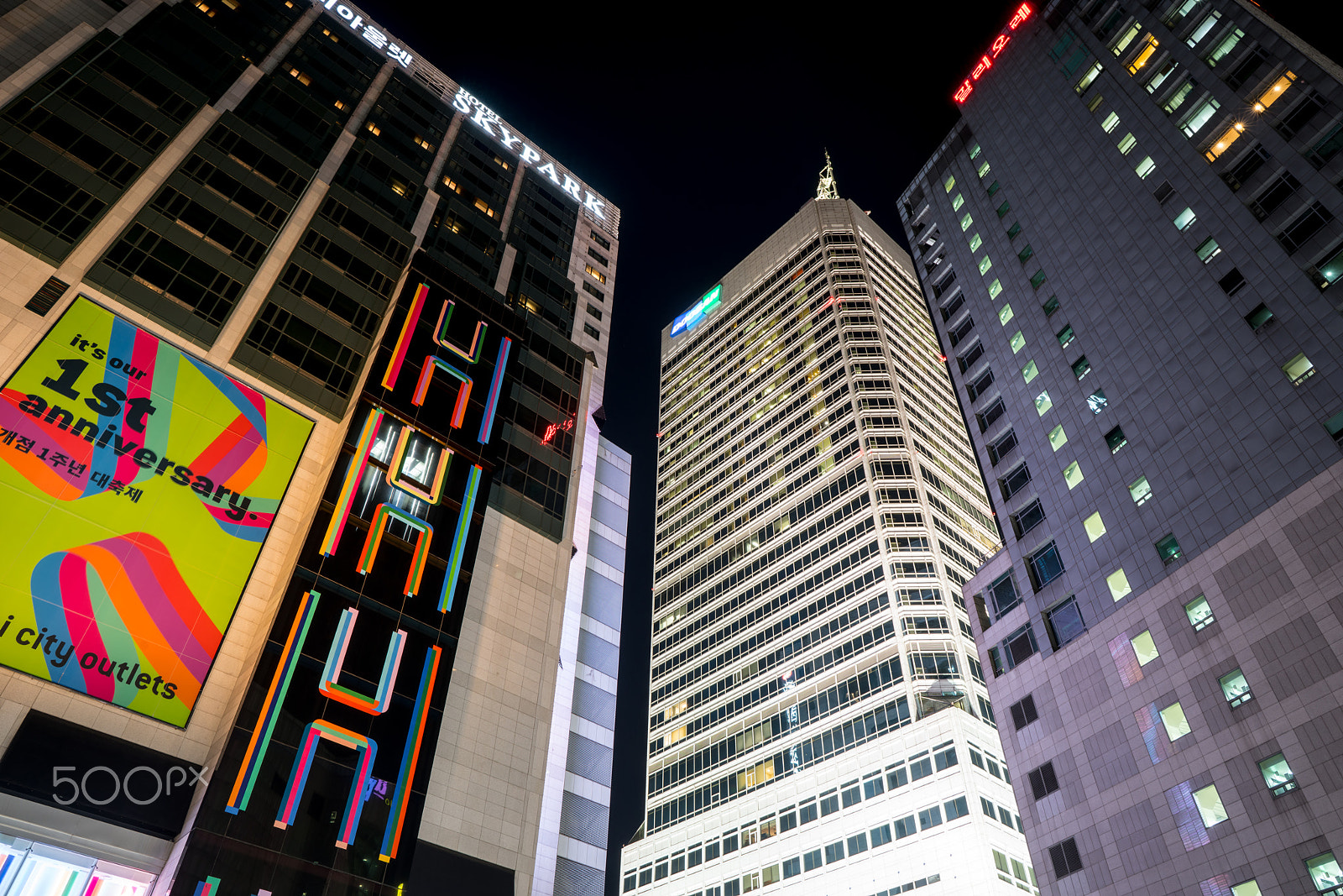 ZEISS Batis 25mm F2 sample photo. Korea nightscape photography