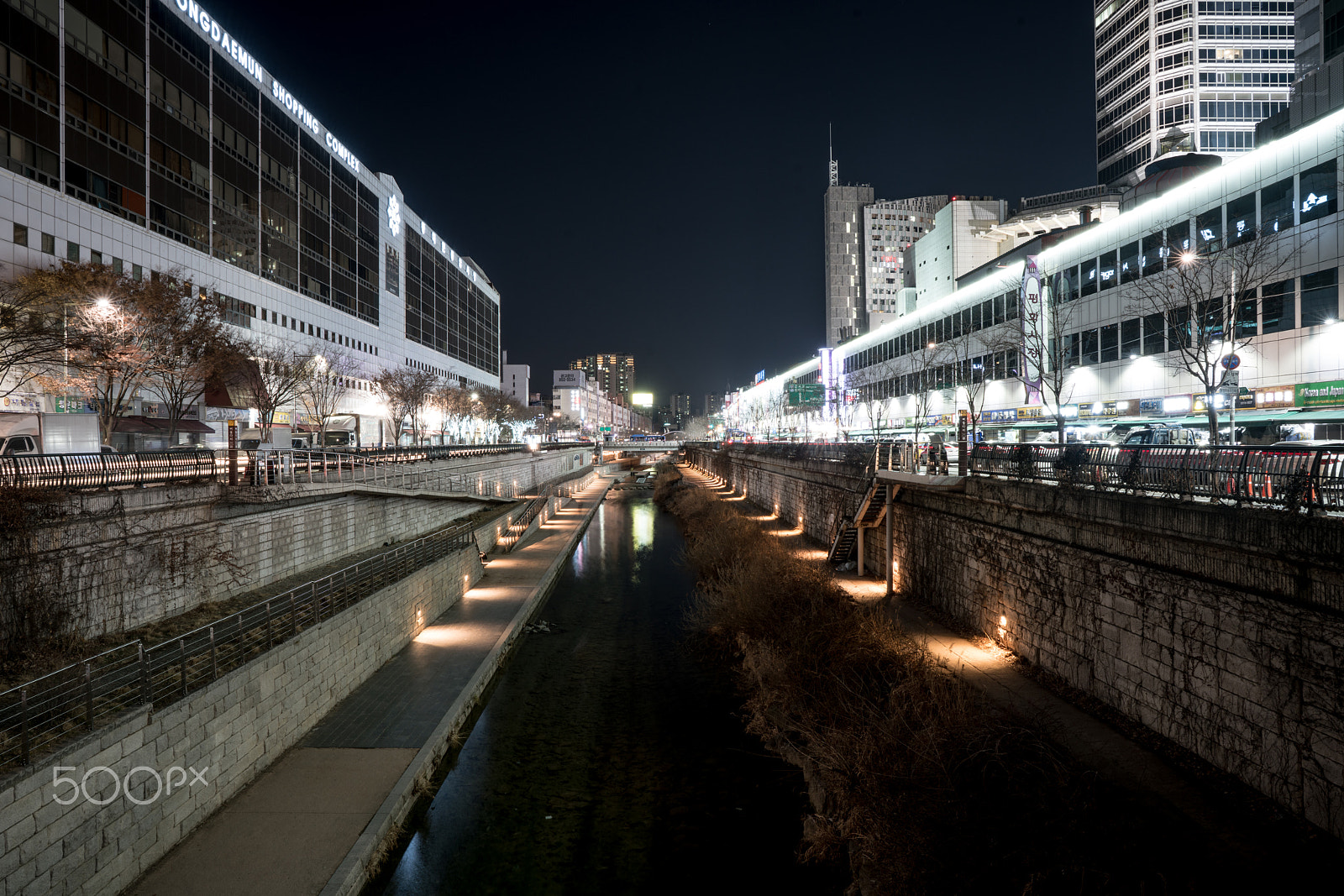ZEISS Batis 25mm F2 sample photo. Korea nightscape photography