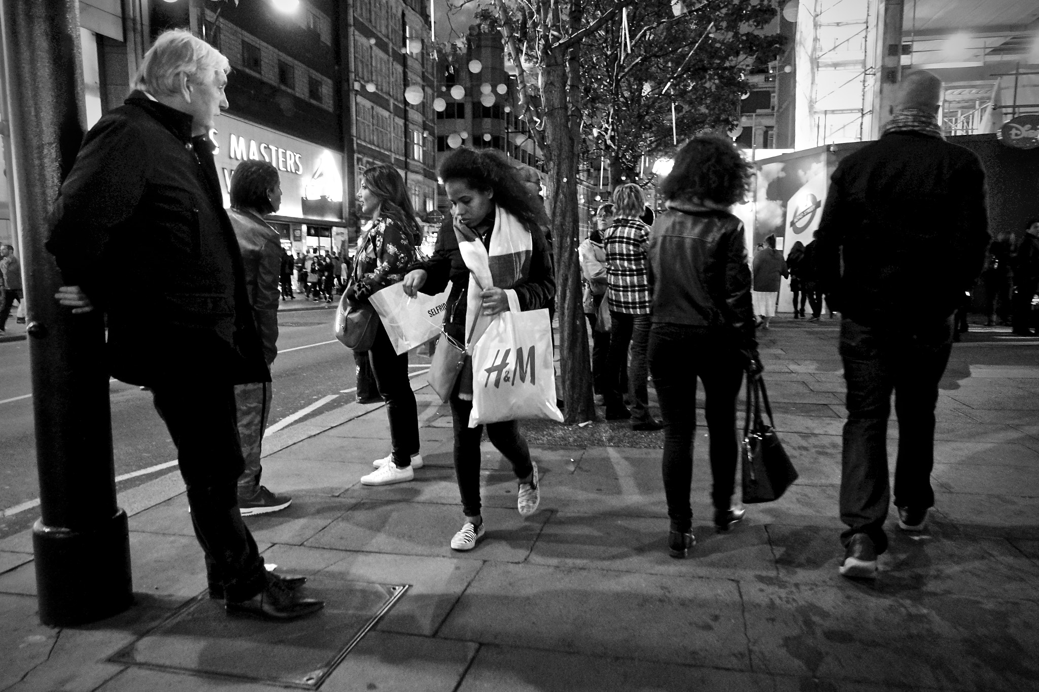 Sony Cyber-shot DSC-RX100 IV + Sony 24-70mm F1.8-2.8 sample photo. Central london, uk. photography
