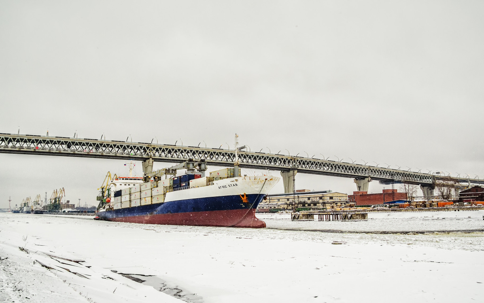 Canon EF-S 17-85mm F4-5.6 IS USM sample photo. Winter navigation photography
