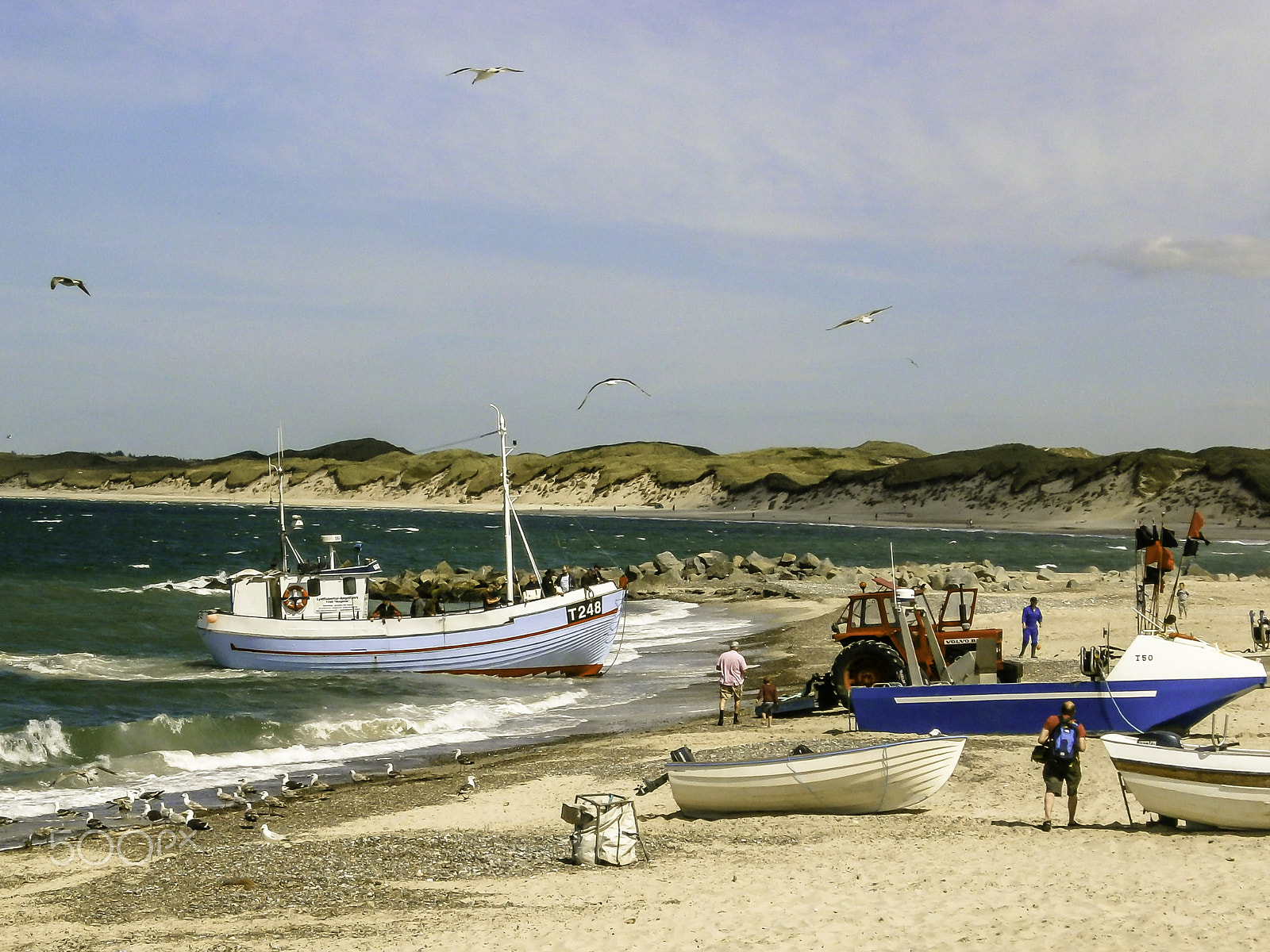 Olympus VG150,D735 sample photo. Beachboat photography