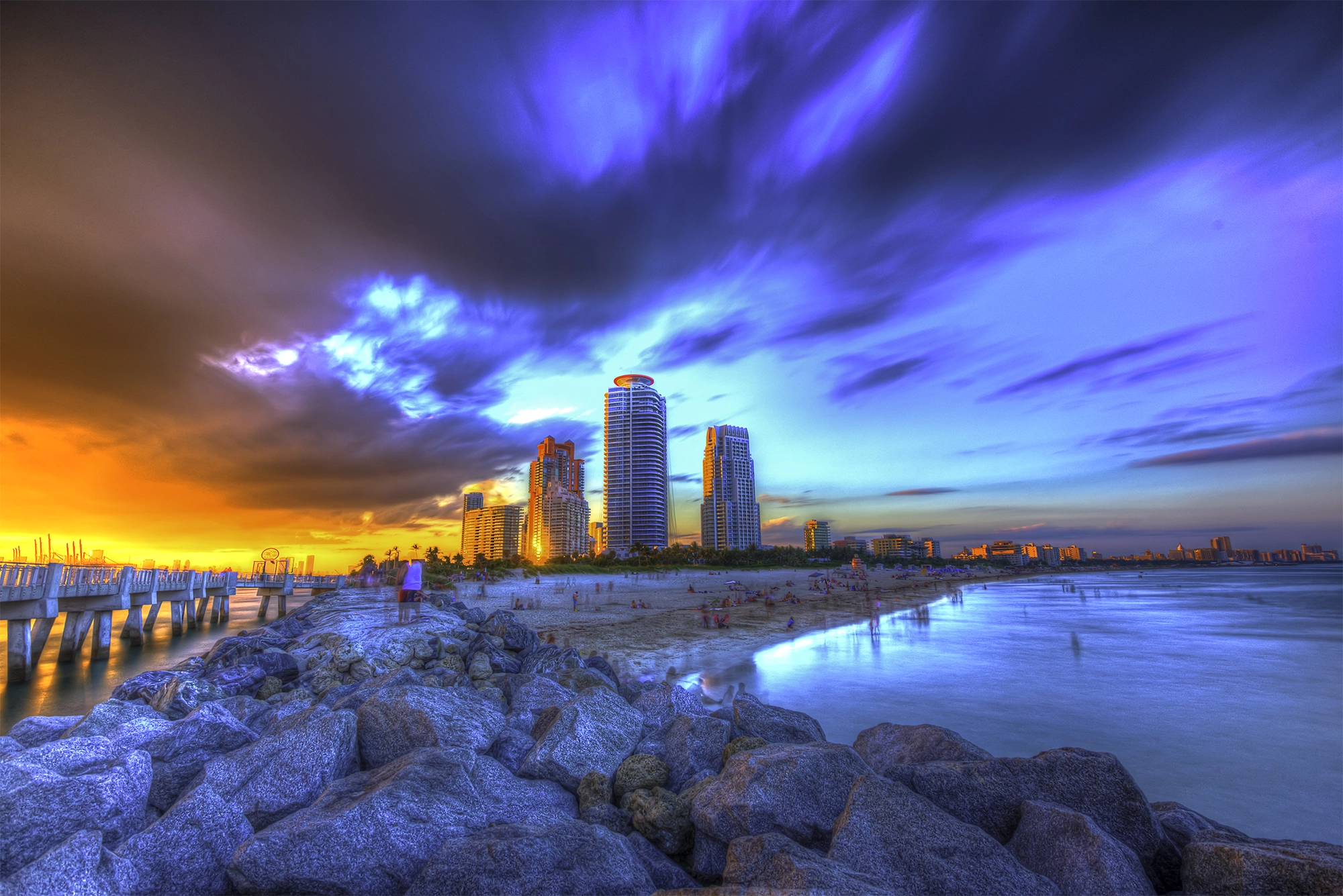 Nikon AF-S Nikkor 16-35mm F4G ED VR sample photo. "fire in the sky" photography