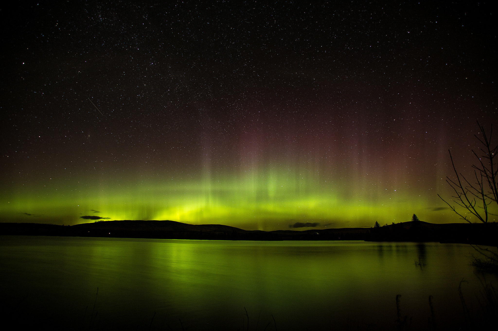 Canon EOS 6D + Canon EF 17-35mm f/2.8L sample photo. Lintrathen aurora photography